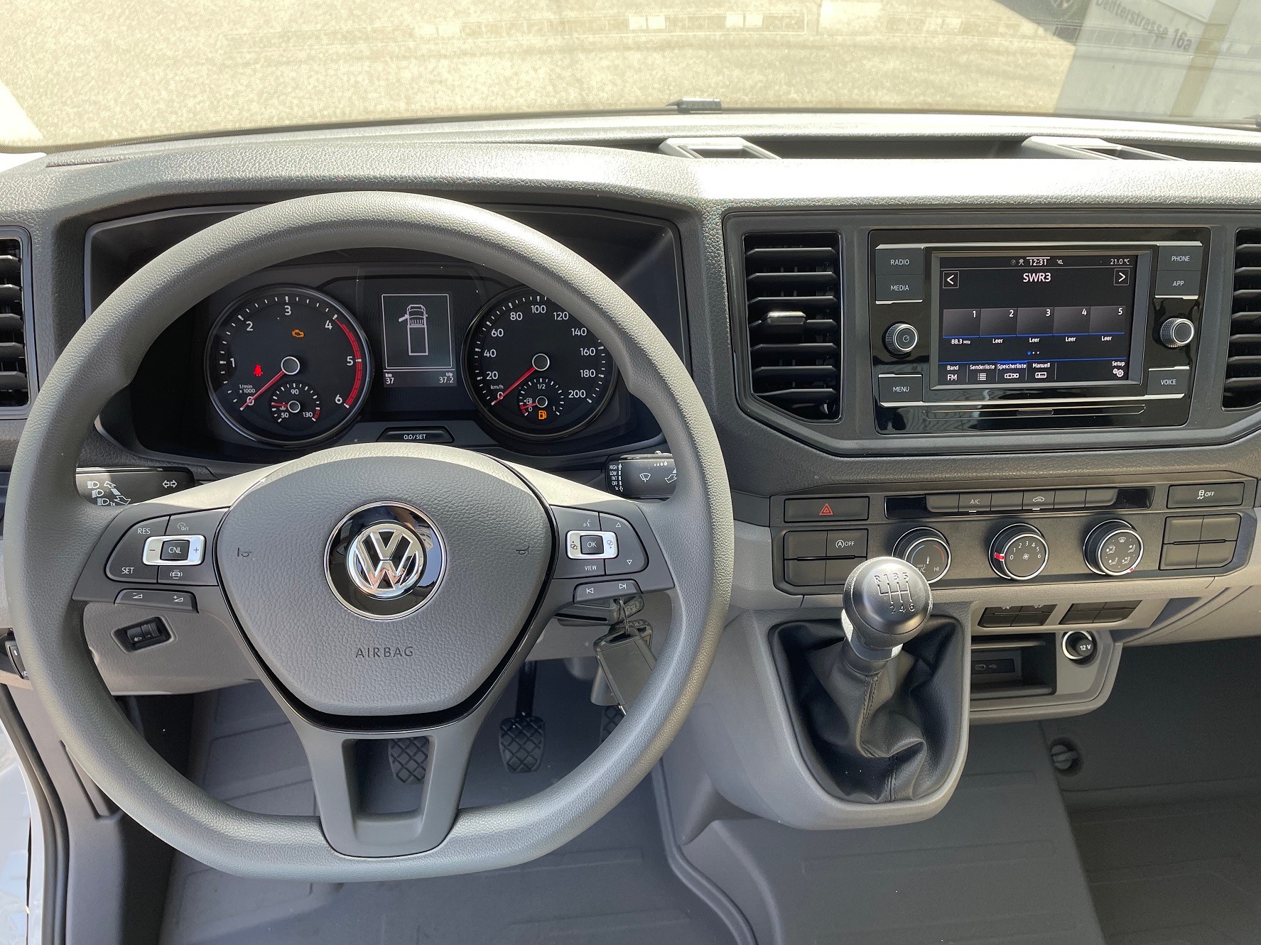 VW Crafter 35 2.0 BiTDI L3 HD-image-9