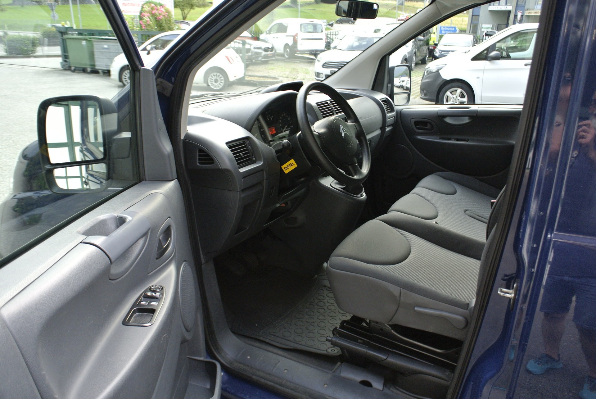 CITROEN Jumpy 2.0 HDi L2H1 Attraction-image-12