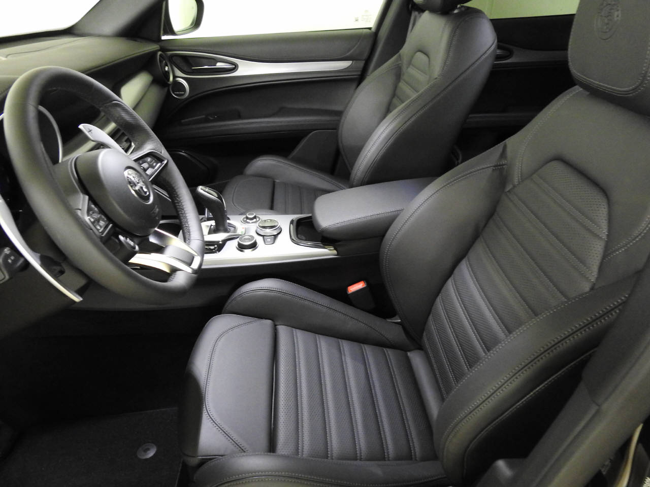 ALFA ROMEO Stelvio 2.0 Q4 280 Veloce-image-13