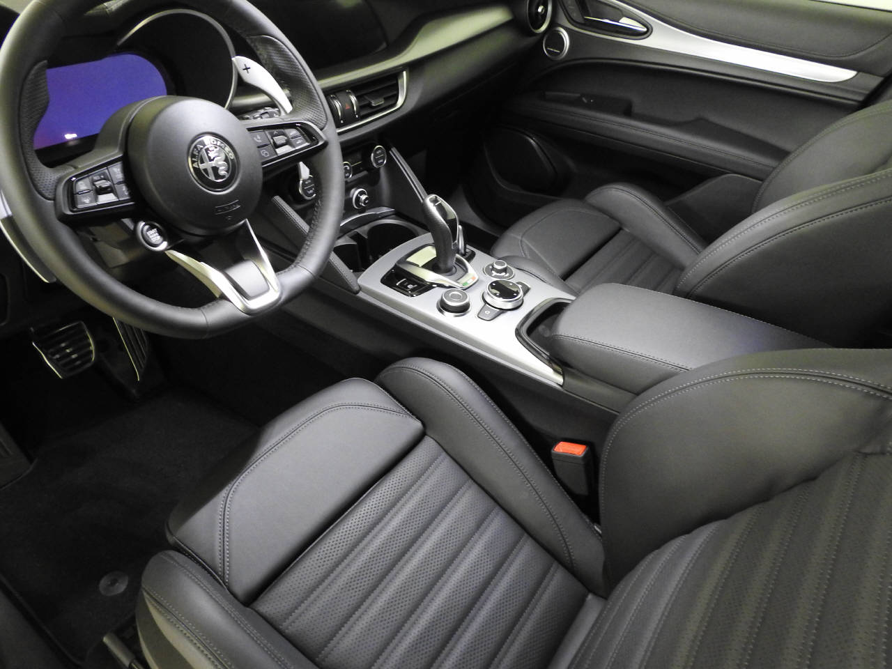 ALFA ROMEO Stelvio 2.0 Q4 280 Veloce-image-14
