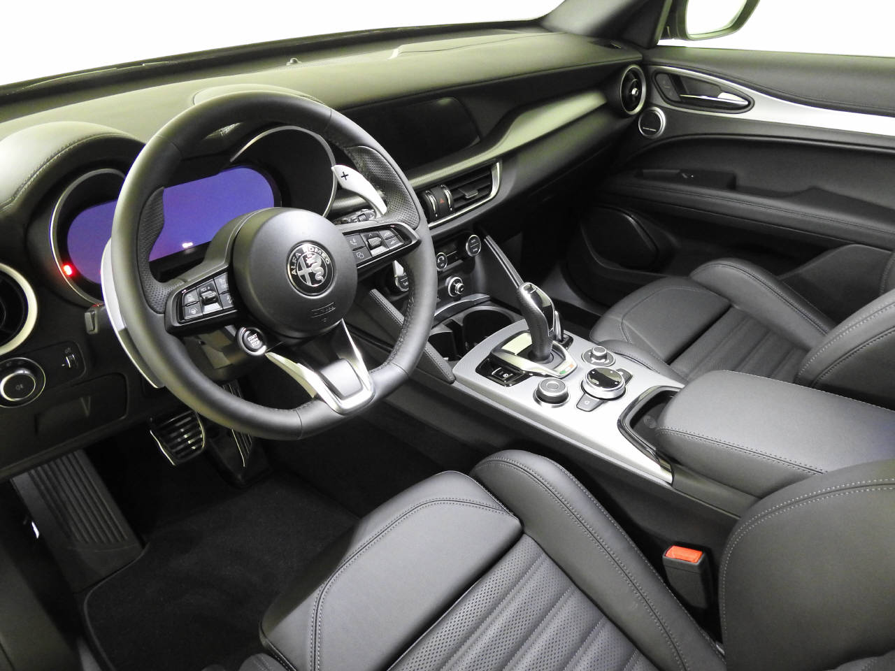 ALFA ROMEO Stelvio 2.0 Q4 280 Veloce-image-15