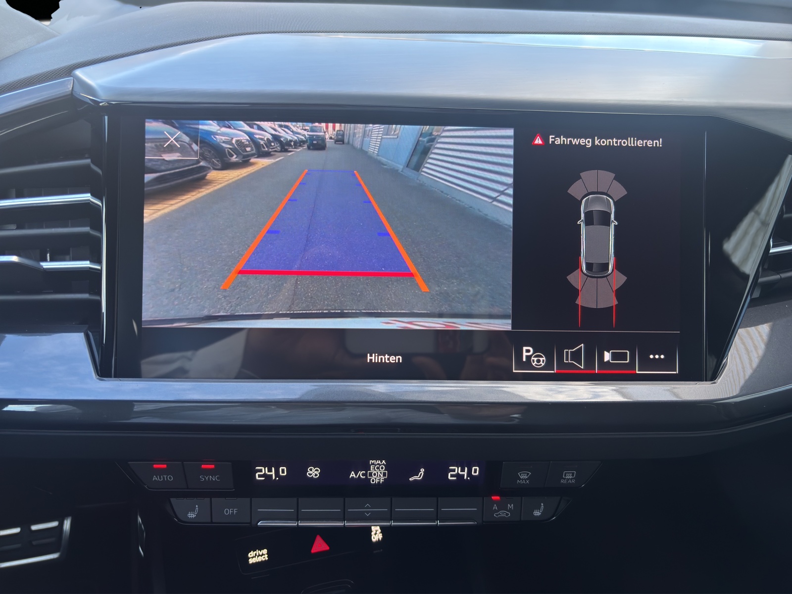 AUDI Q4 Sportback e-tron 50 quattro-image-11