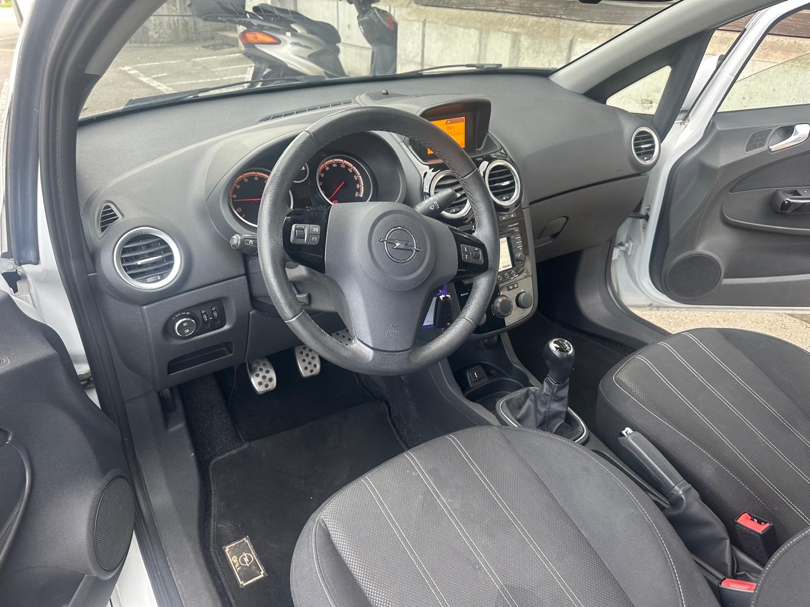 OPEL Corsa 1.4 TP Active Edition-image-7