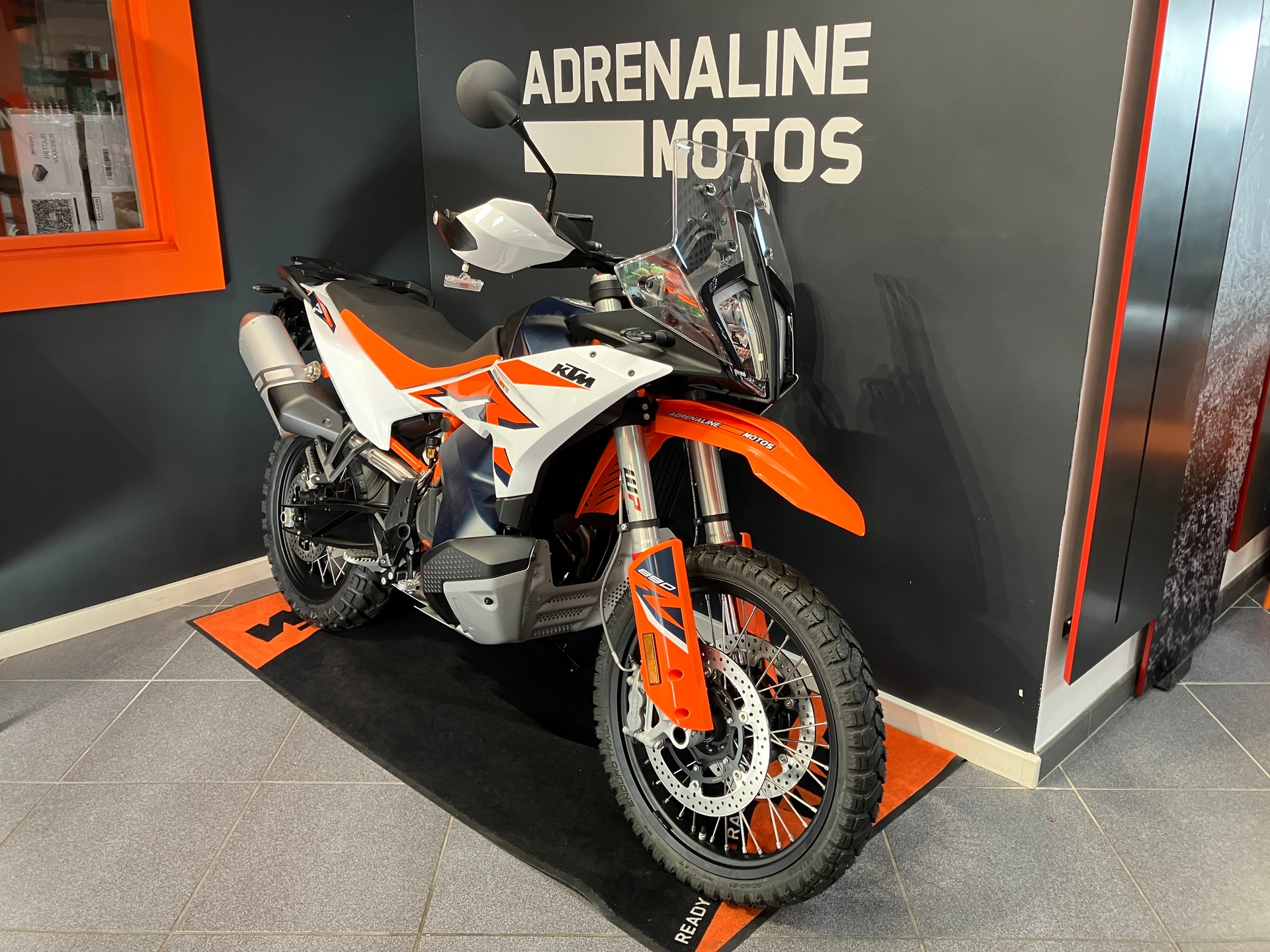 KTM 890 Adventure R-showroom-element-2