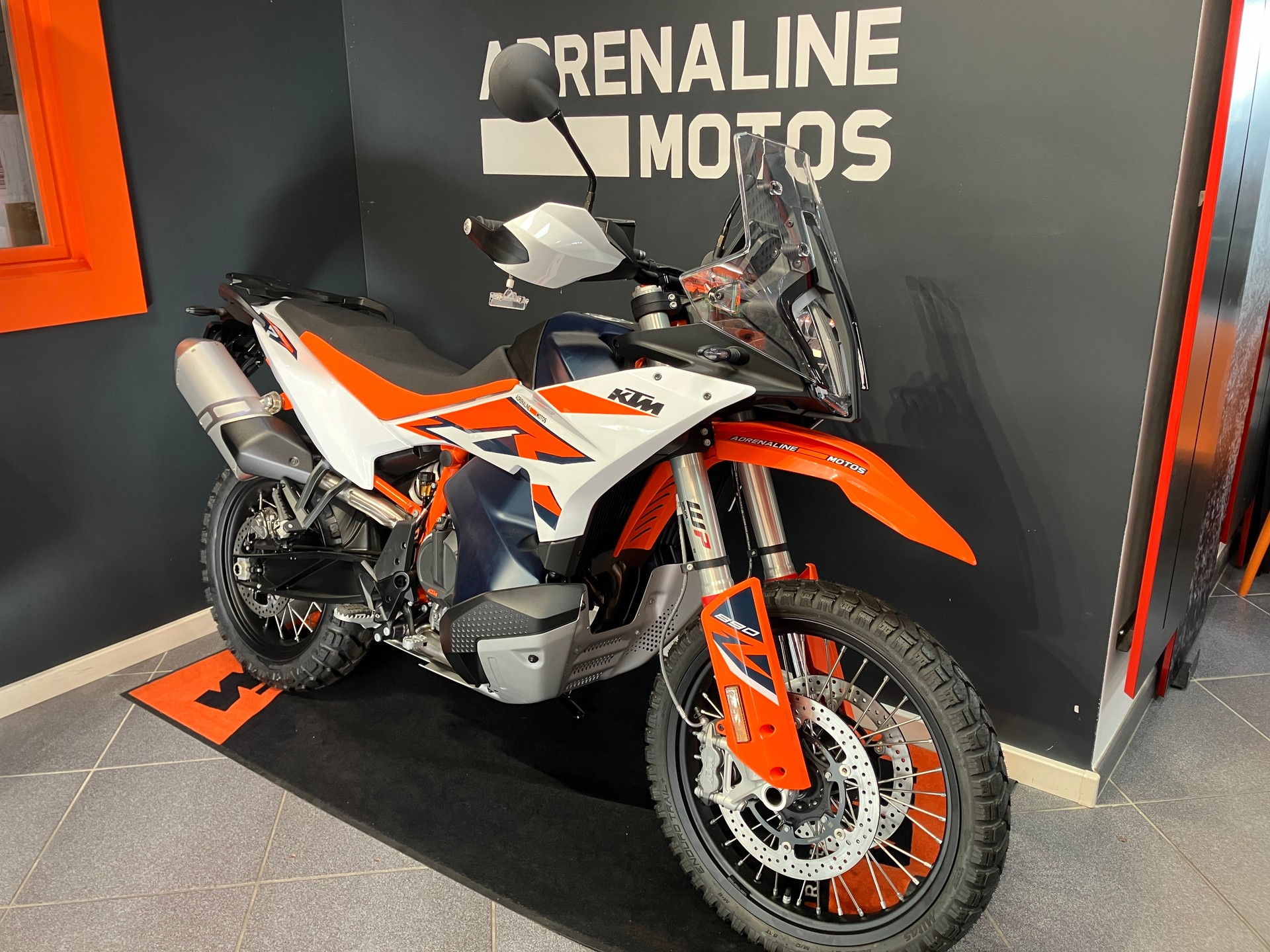KTM 890 Adventure R-showroom-element-1