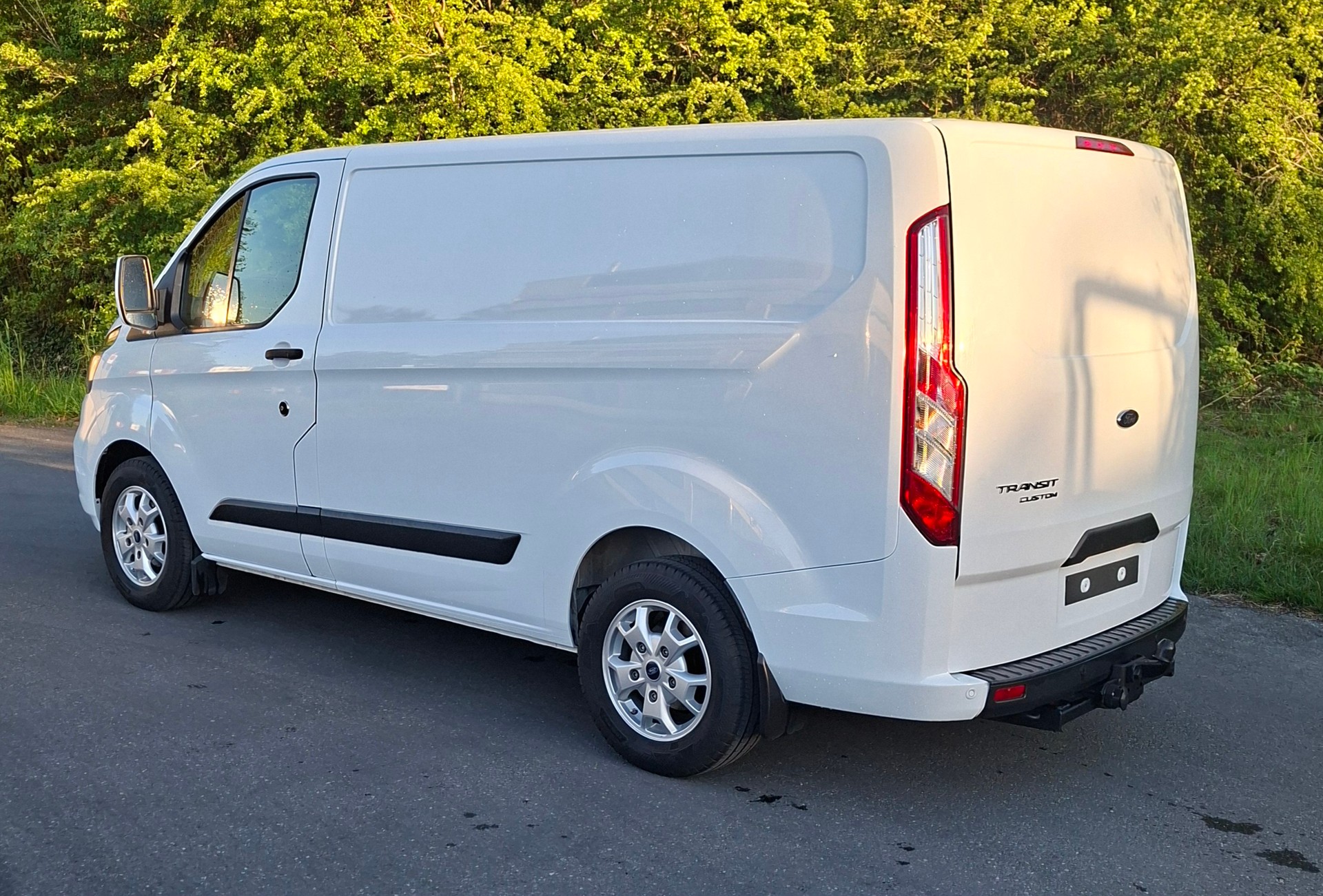 FORD TRANSIT CUSTOM-image-2