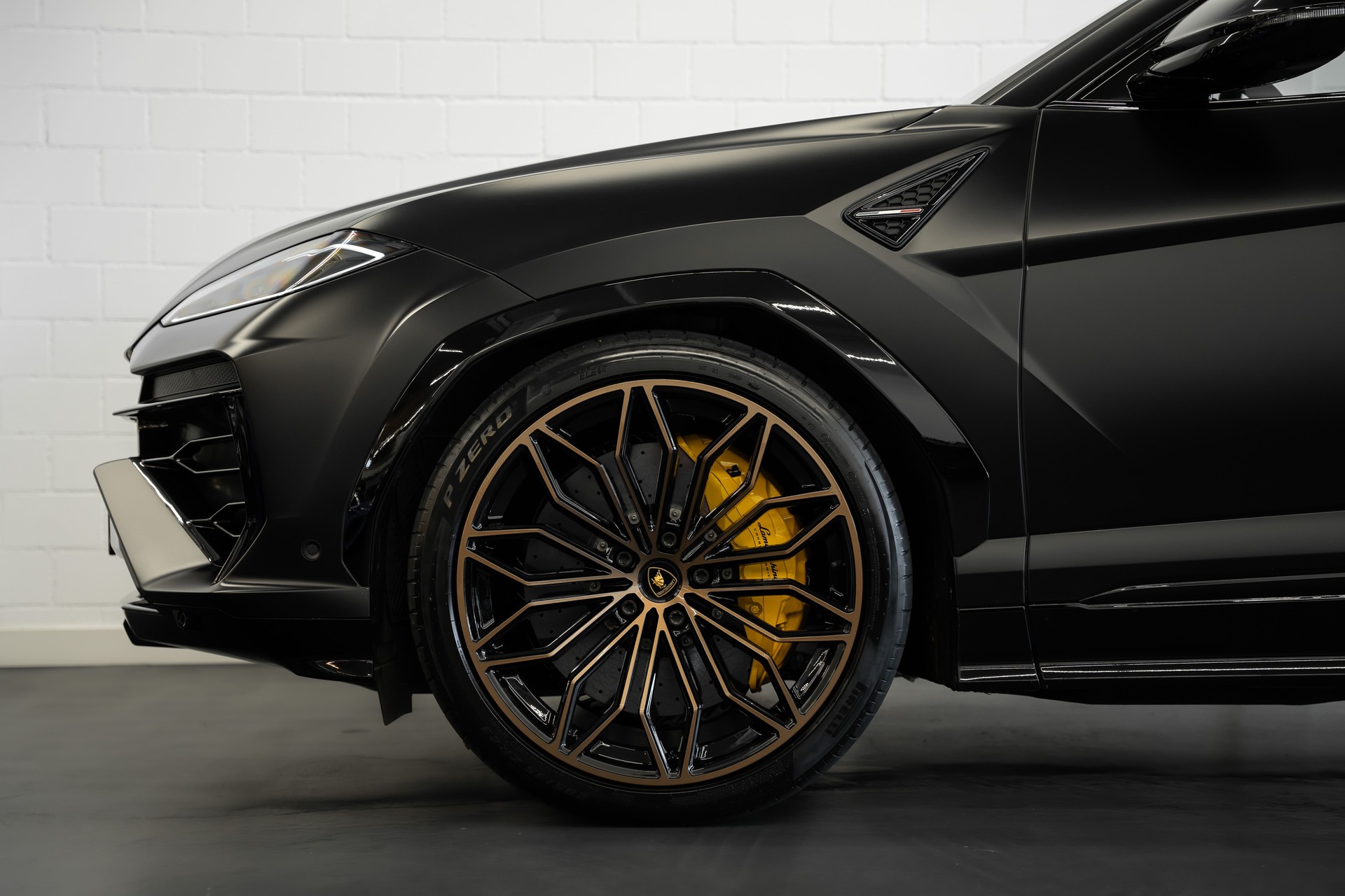 LAMBORGHINI Urus SE-image-16