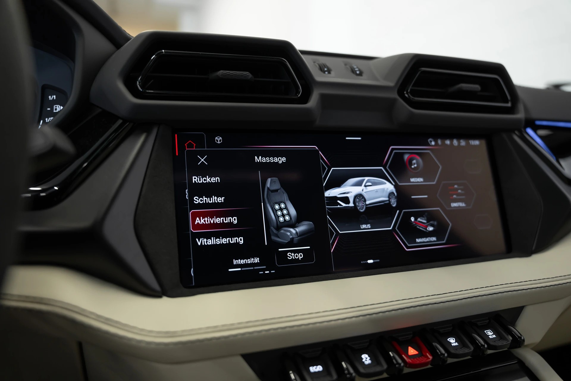 LAMBORGHINI Urus SE-image-30
