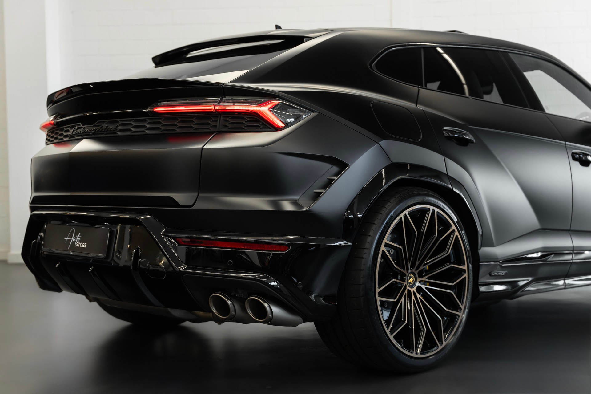 LAMBORGHINI Urus SE-image-7