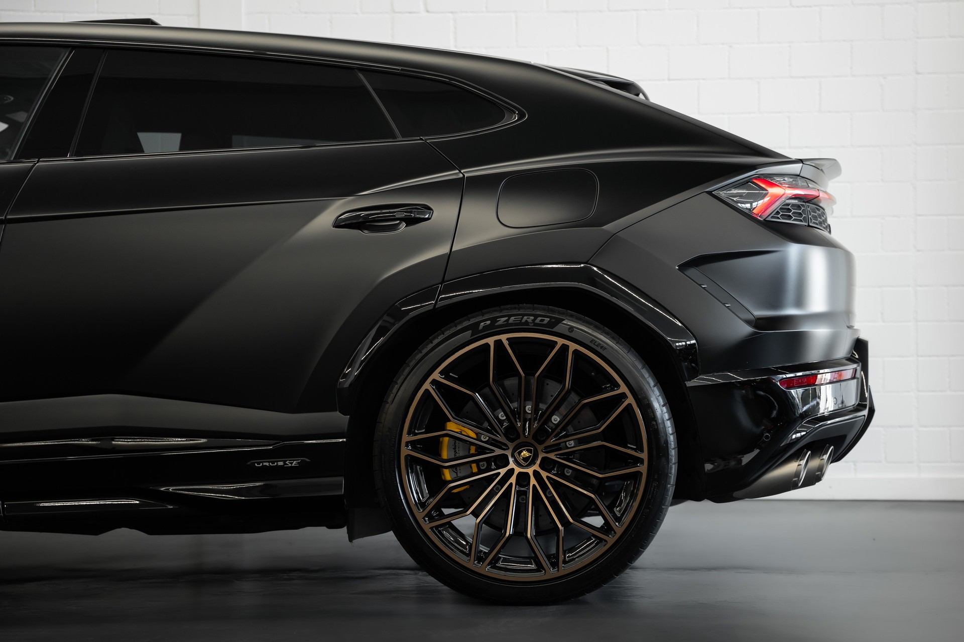 LAMBORGHINI Urus SE-image-15
