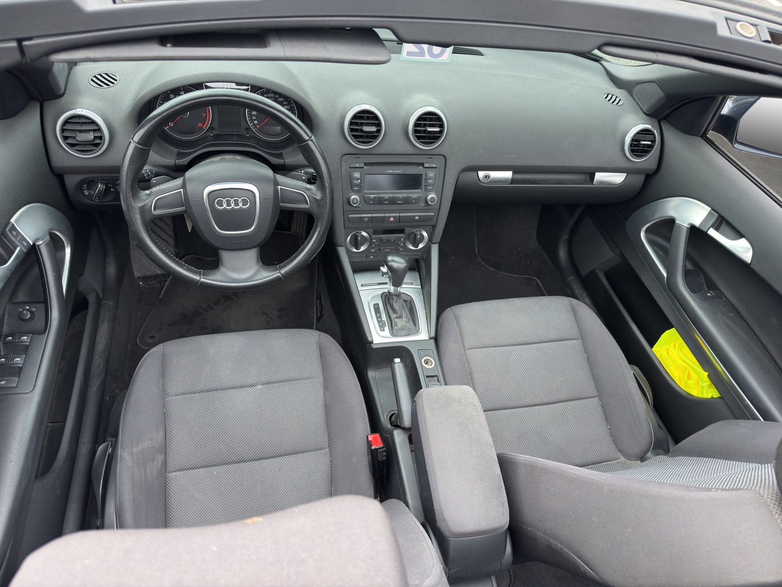 AUDI A3 Cabriolet 1.8 TFSI Attraction-image-8