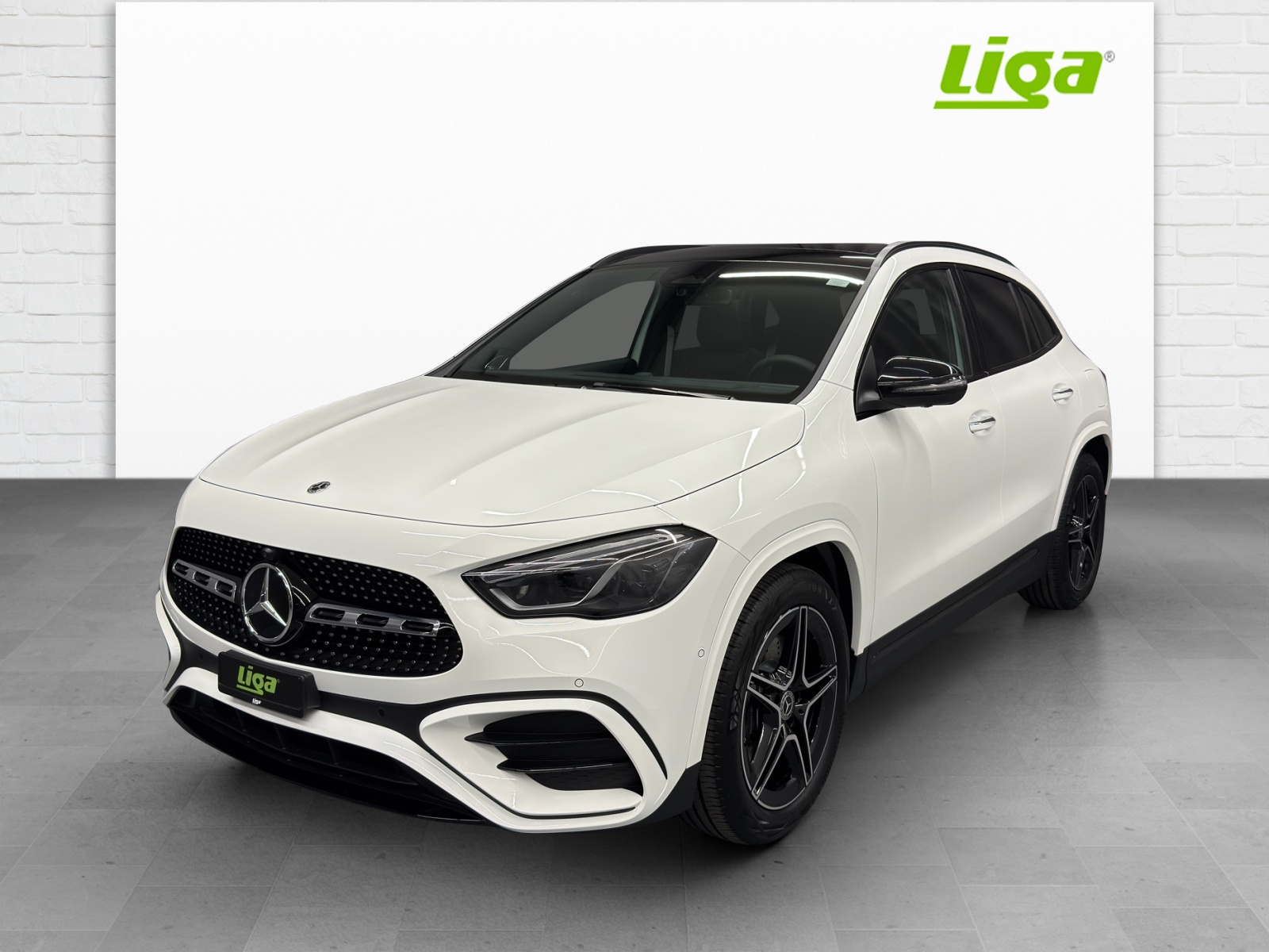 MERCEDES-BENZ GLA 250 Swiss Star-image-1