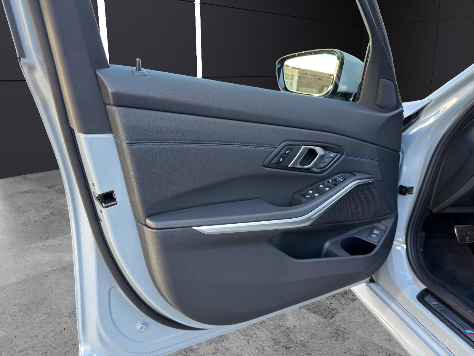 BMW 320d xDrive SAG Touring-image-14