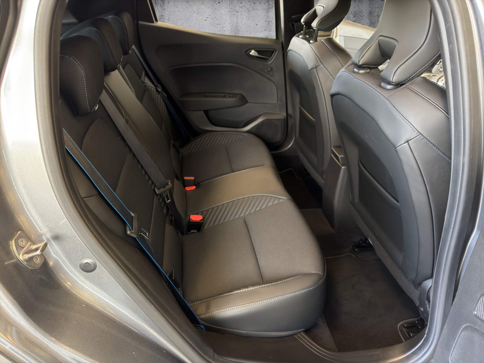 RENAULT Clio 1.6 E-Tech Esprit Alpine-image-26
