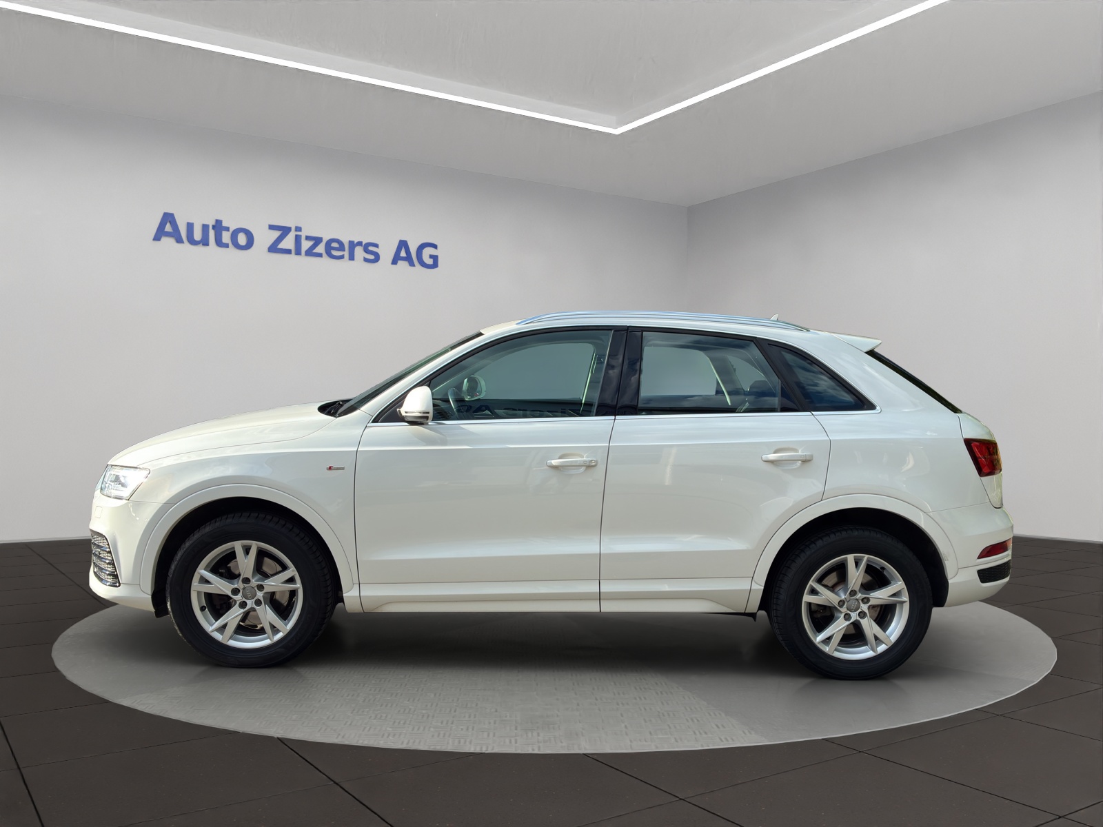 AUDI Q3 2.0 TDI sport quattro-image-2