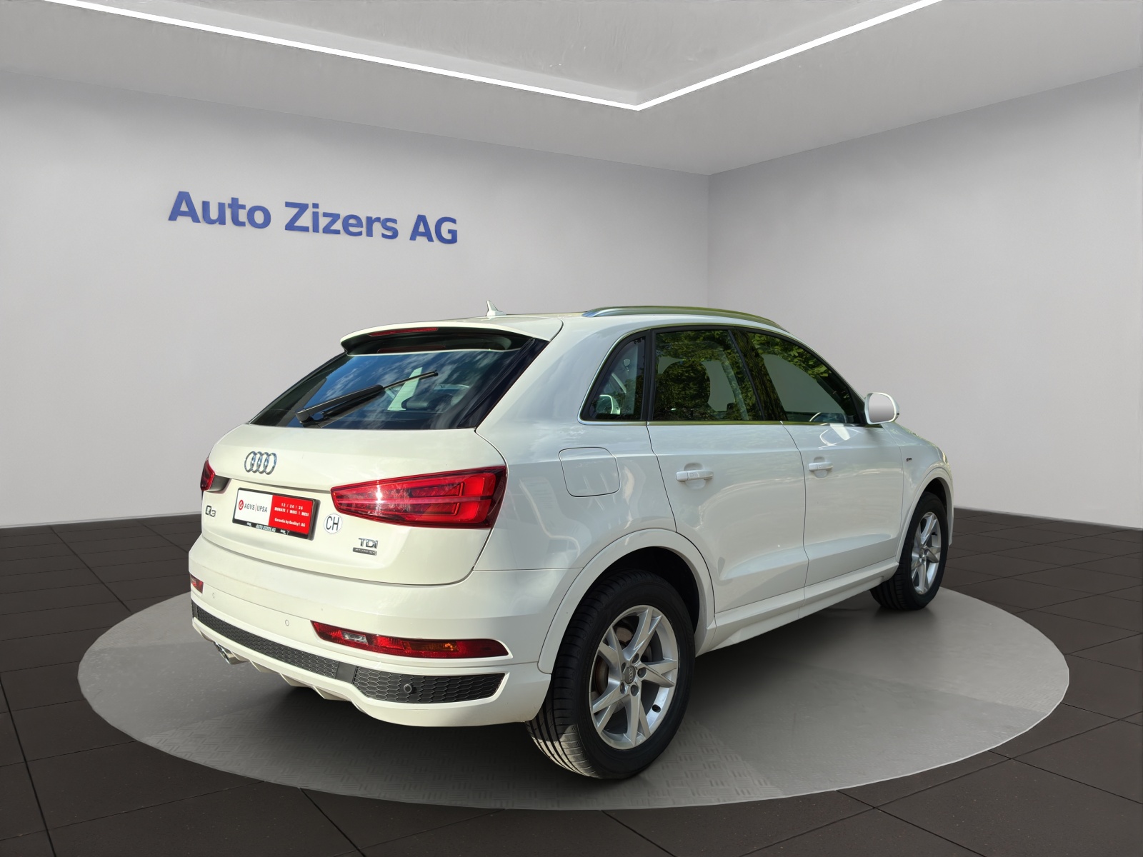 AUDI Q3 2.0 TDI sport quattro-image-5