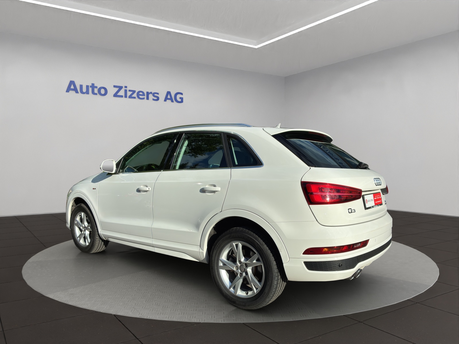 AUDI Q3 2.0 TDI sport quattro-image-3