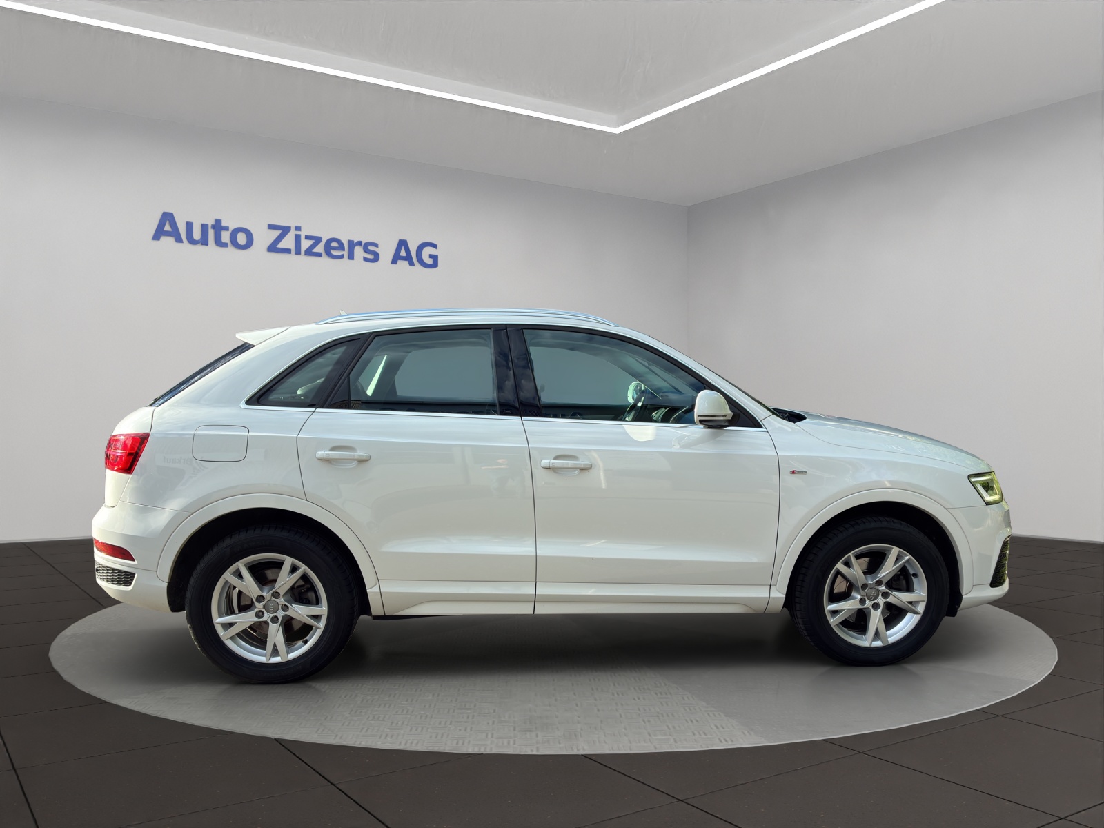 AUDI Q3 2.0 TDI sport quattro-image-6