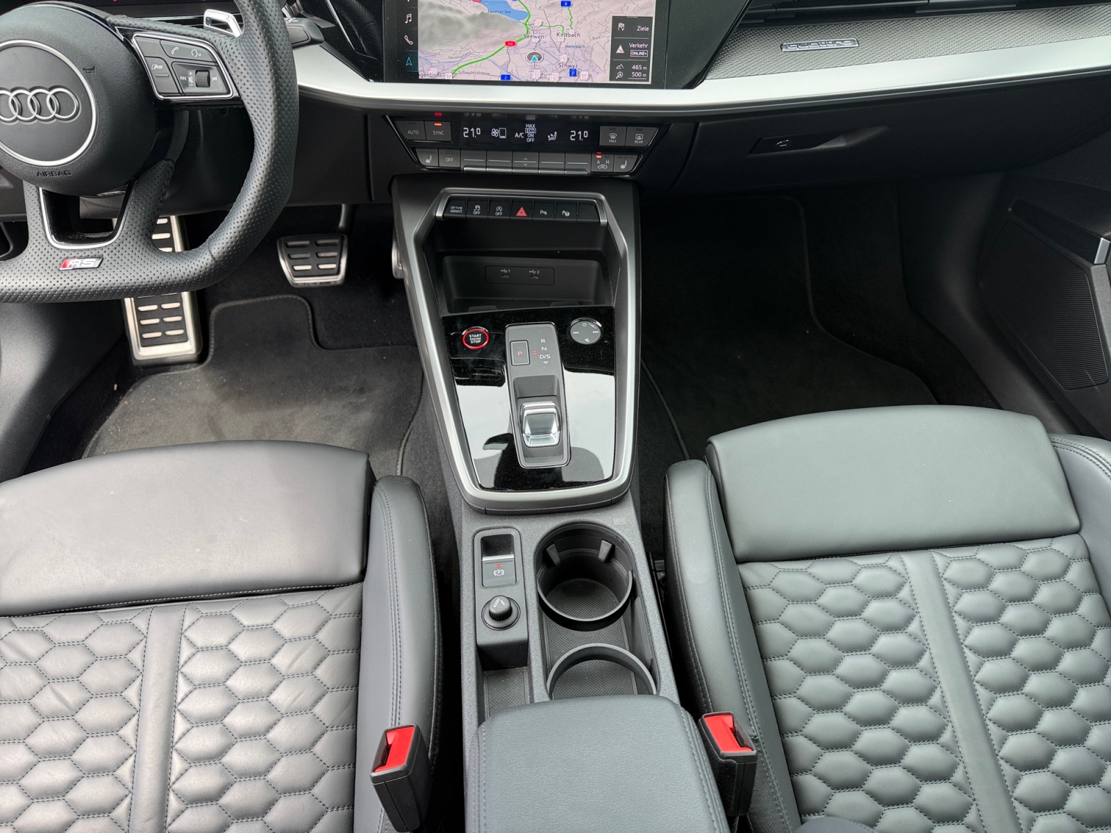 AUDI RS3 Sportback 2.5 TFSI quattro S-Tronic-image-10