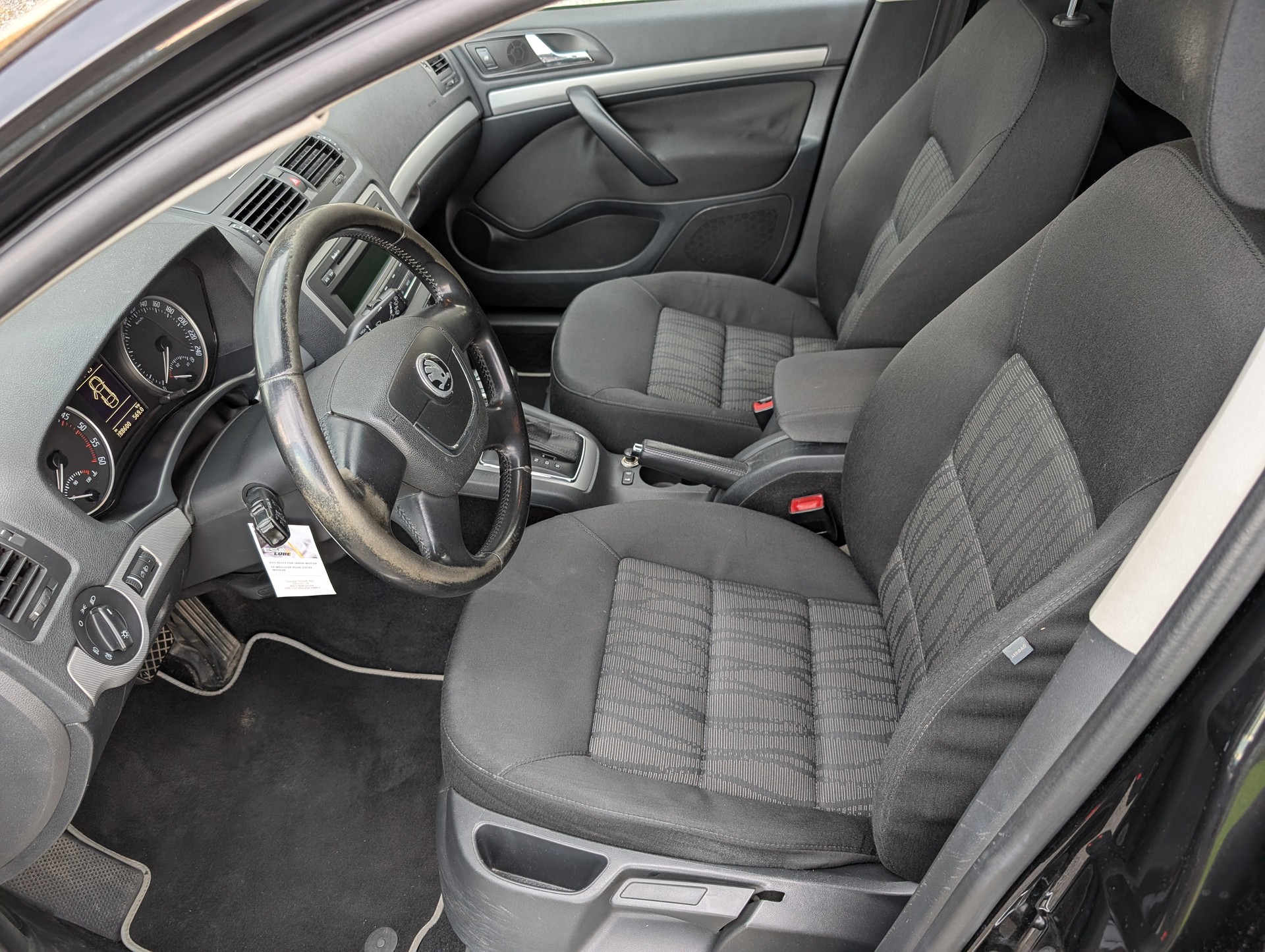 SKODA 2.0 TDI Elegance DSG-image-13