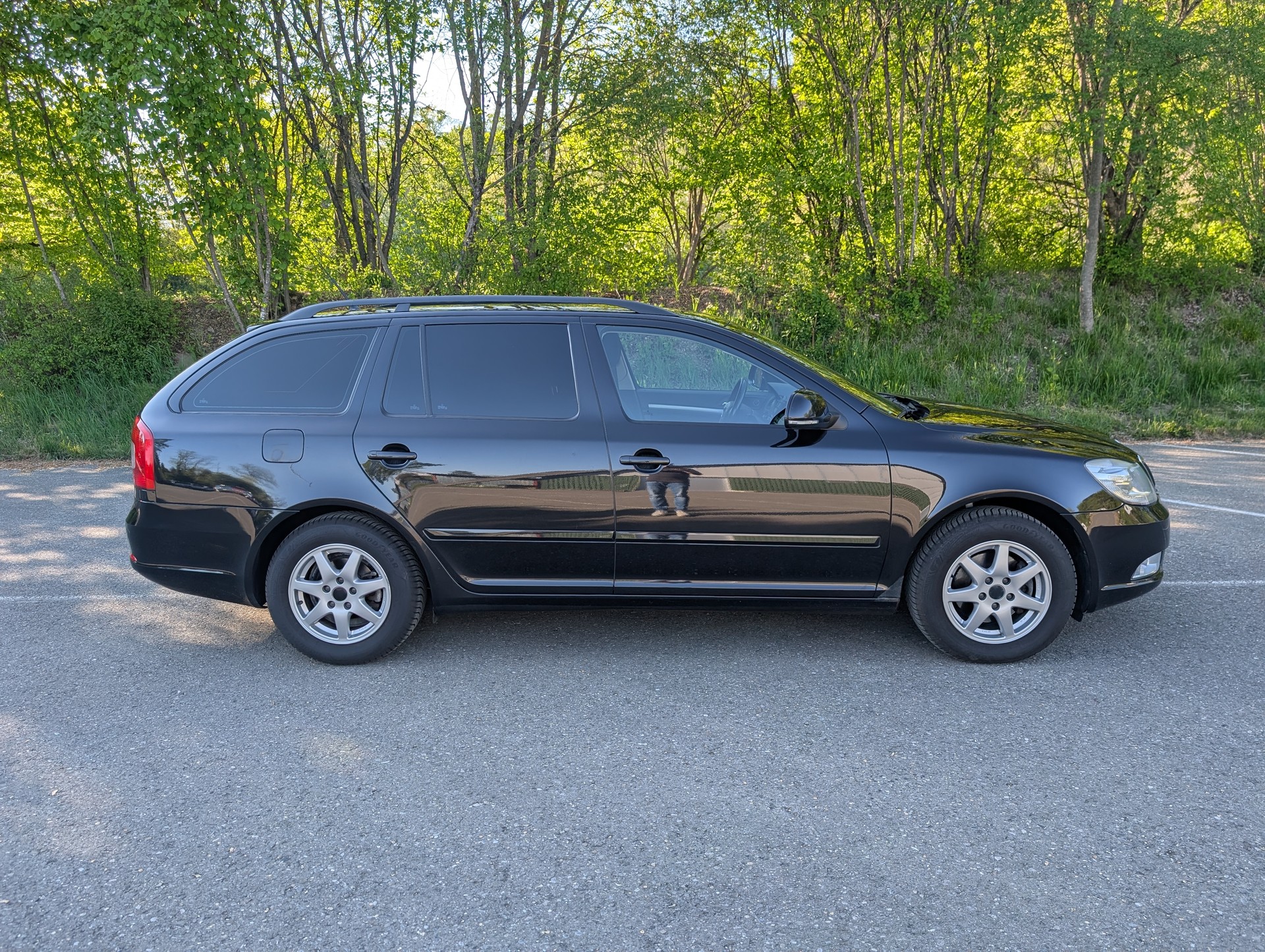 SKODA 2.0 TDI Elegance DSG-image-1