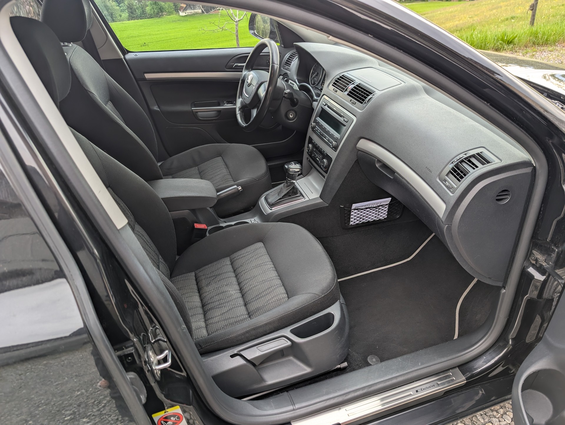 SKODA 2.0 TDI Elegance DSG-image-9