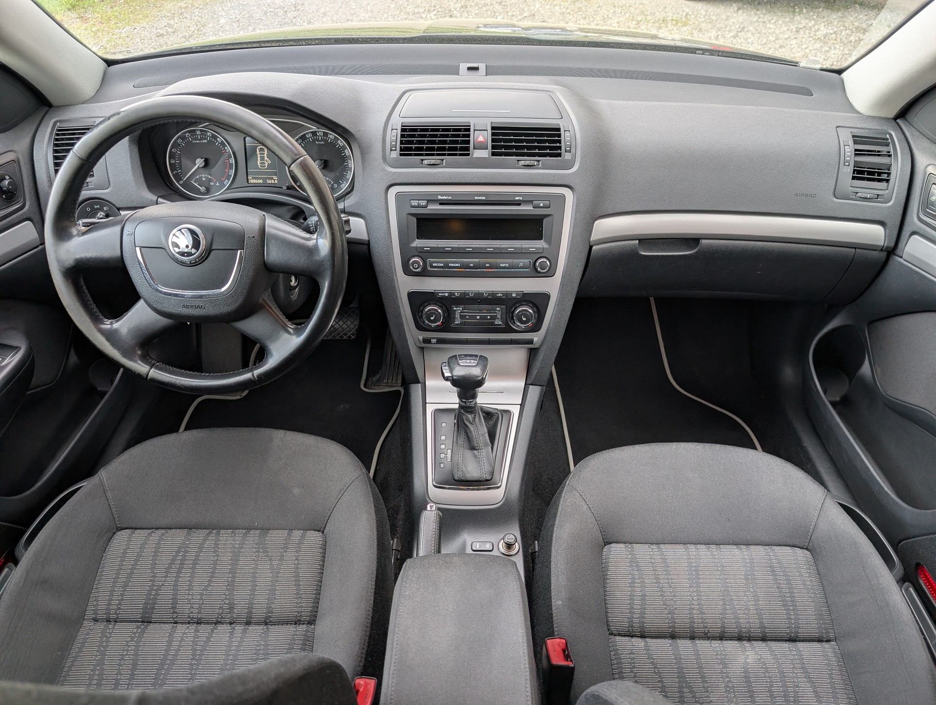 SKODA 2.0 TDI Elegance DSG-image-8