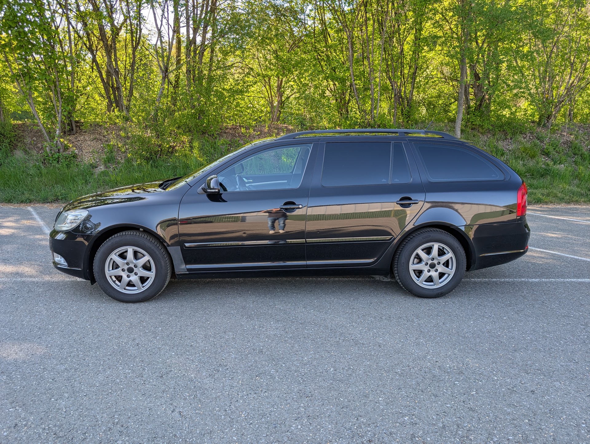 SKODA 2.0 TDI Elegance DSG-image-2