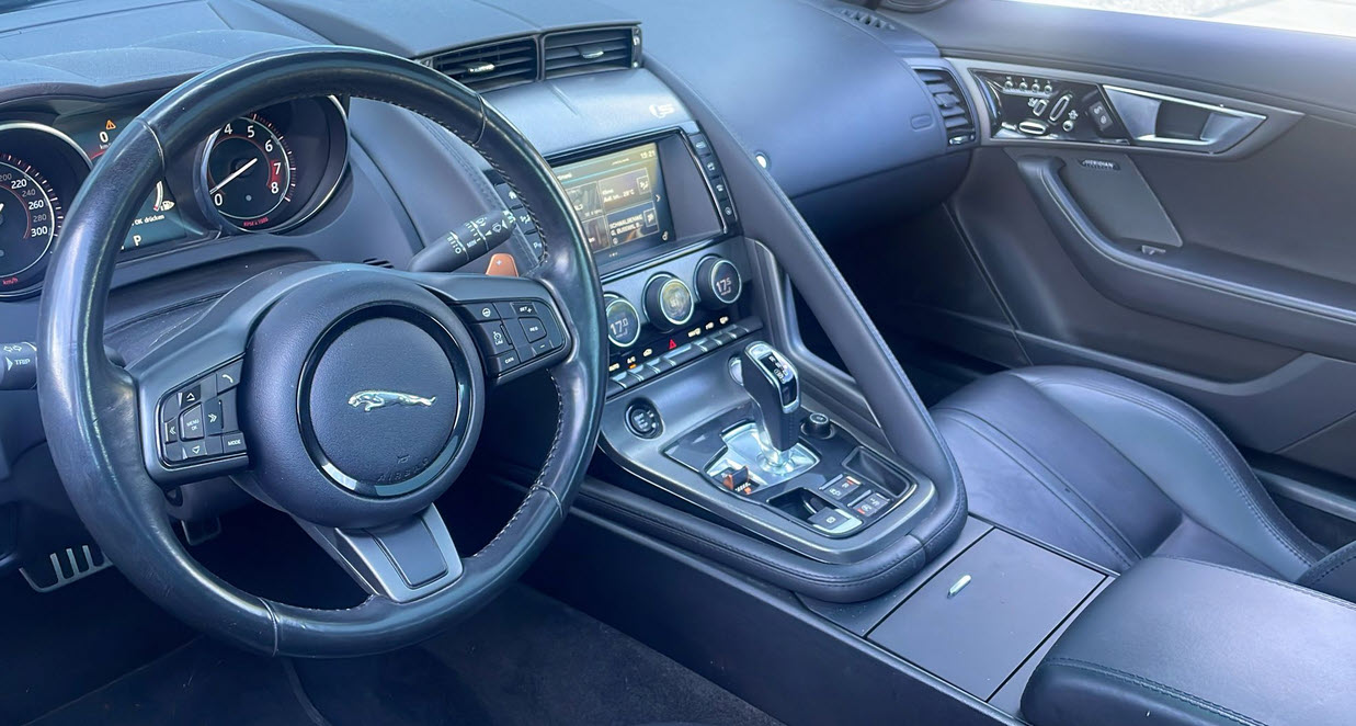 JAGUAR F-Type Coupé British Design Ed. 3.0 V6 S/C-image-11