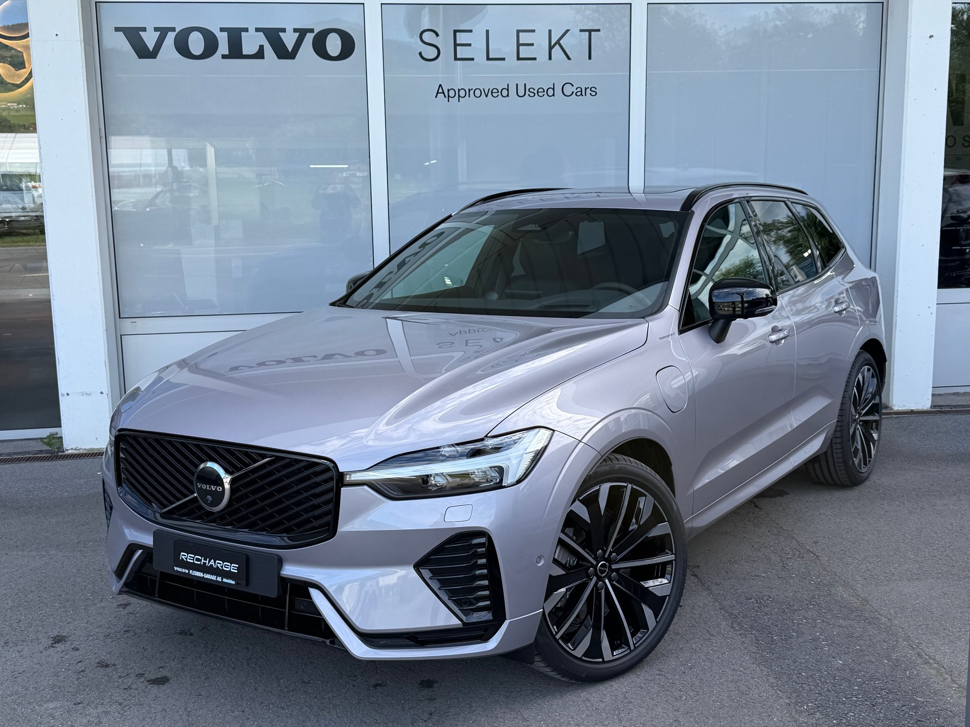 VOLVO XC60 T8 eAWD Ultra Dark Geartronic