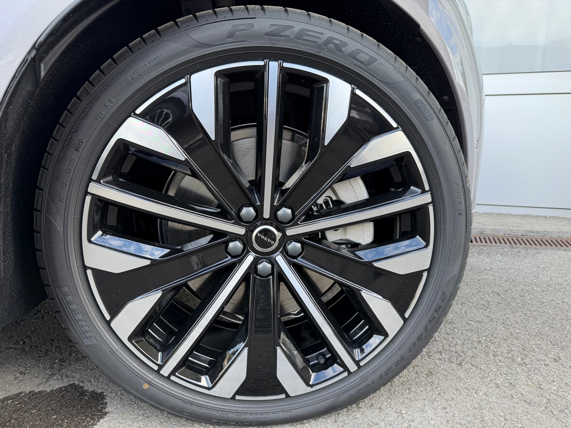 VOLVO XC60 T8 eAWD Ultra Dark Geartronic-image-10