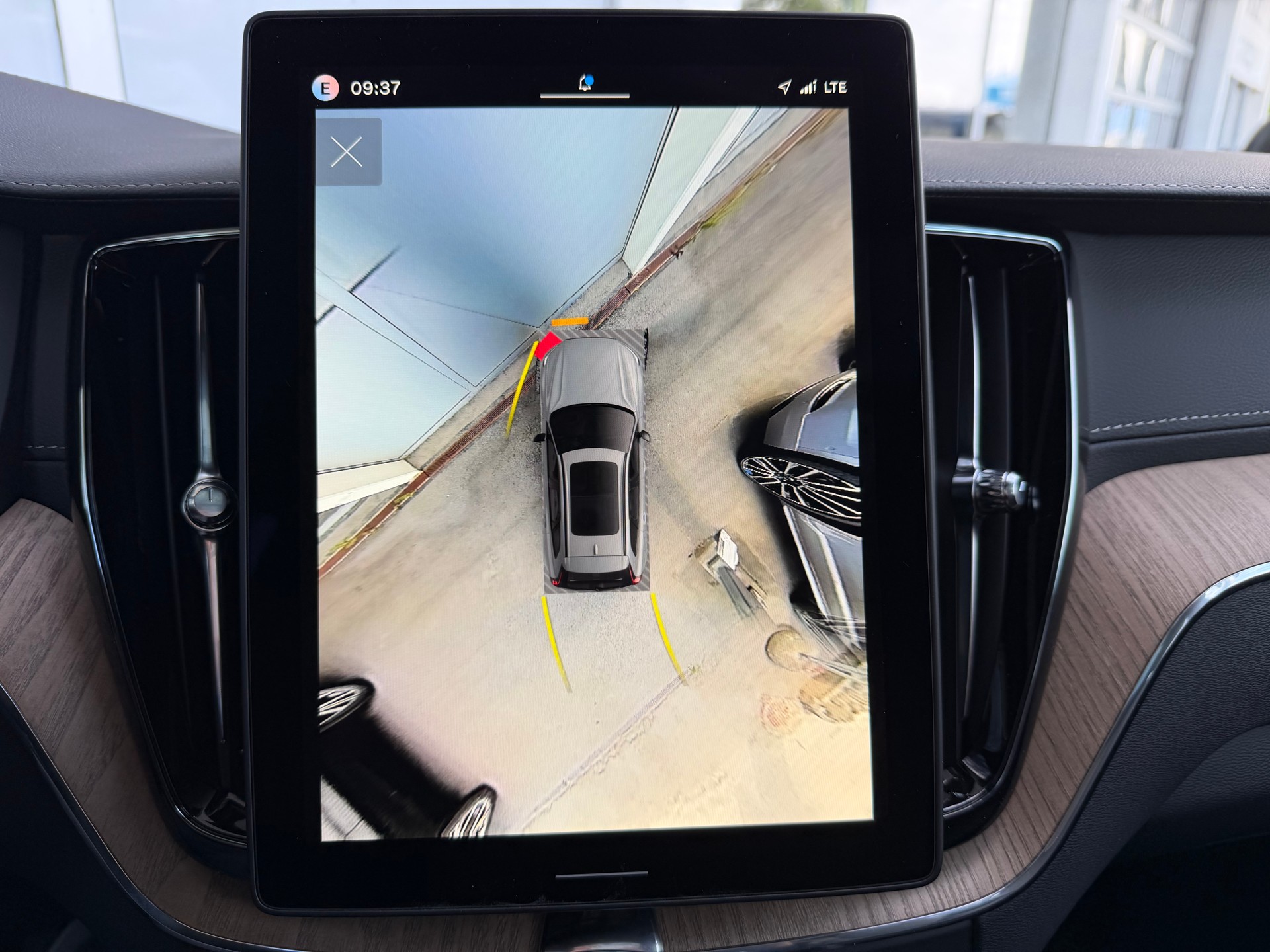 VOLVO XC60 T8 eAWD Ultra Dark Geartronic-image-23