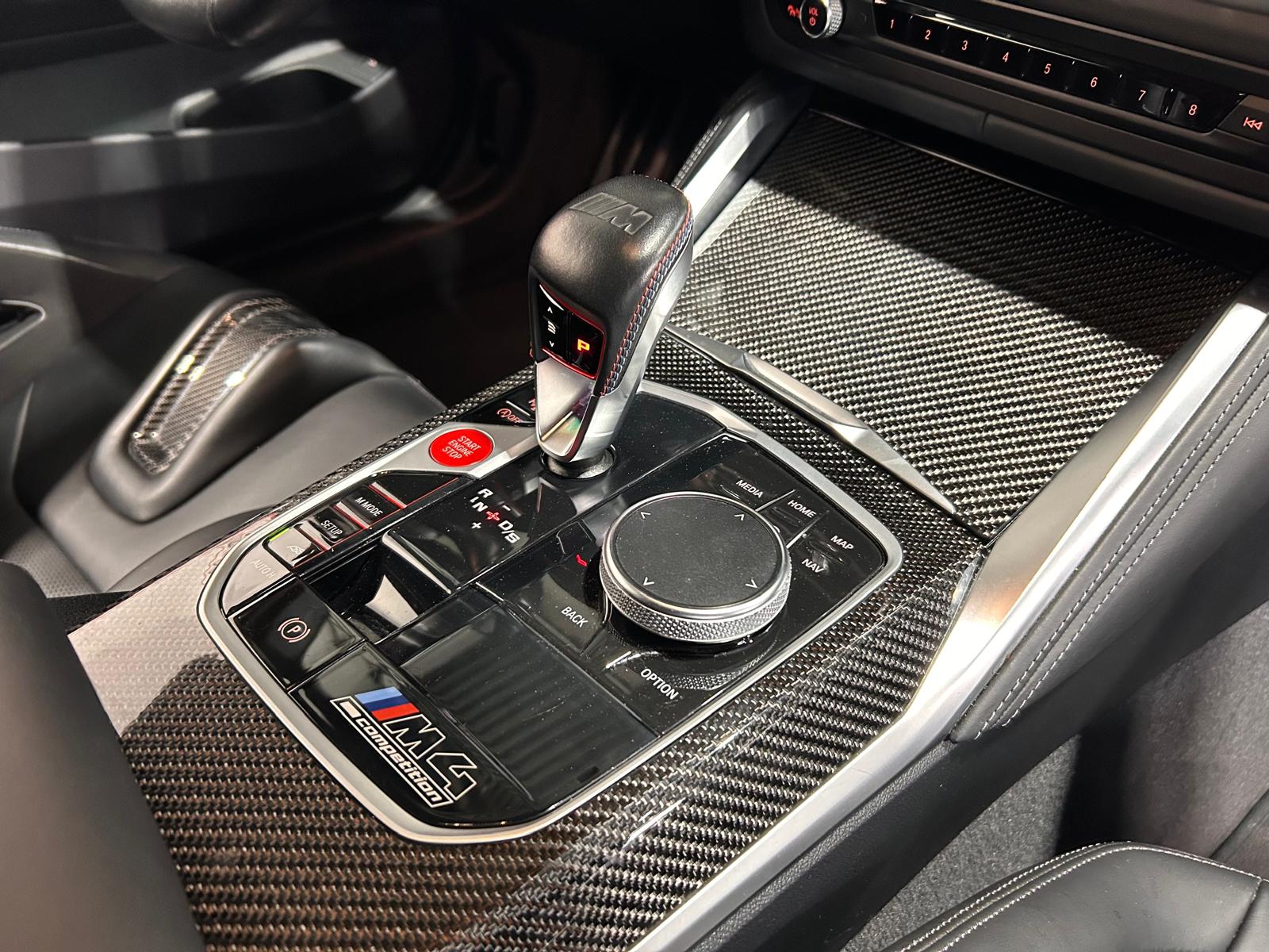 BMW M4 Competition xDrive Coupé Schalensitze SONDERLACKIERUNG-image-21