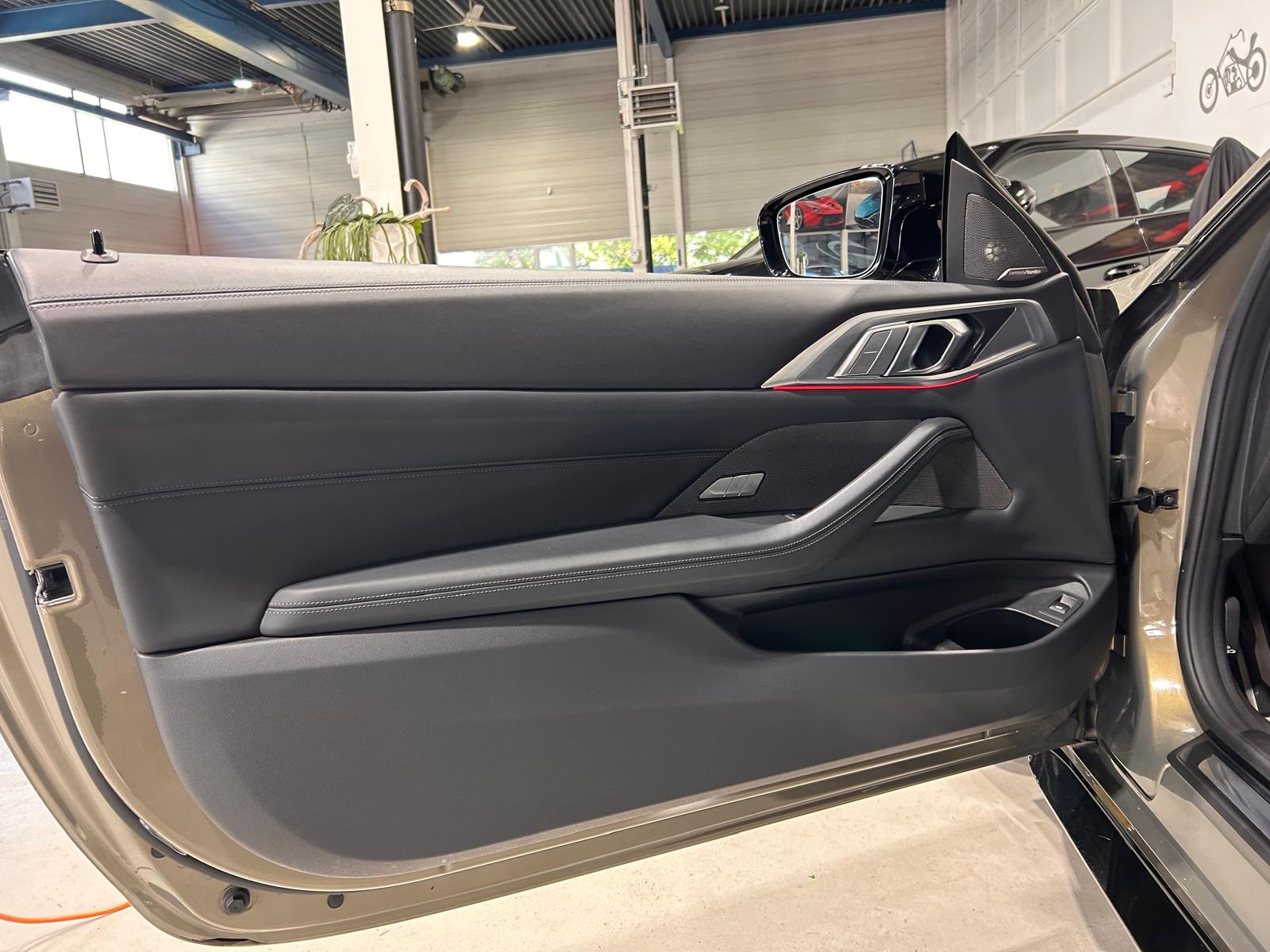 BMW M4 Competition xDrive Coupé Schalensitze SONDERLACKIERUNG-image-25