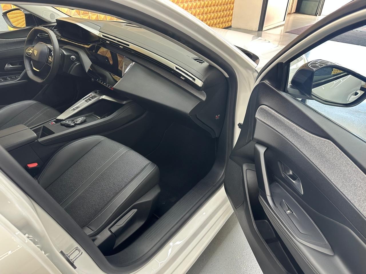 PEUGEOT 308 SW 1.5 BlueHDI Active Pack EAT8-image-6