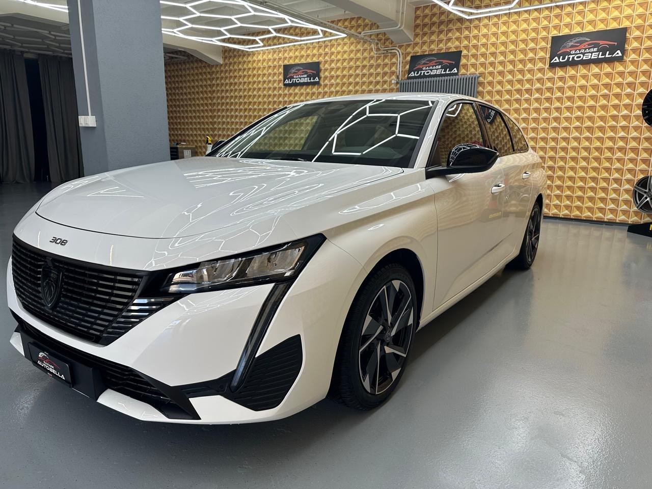PEUGEOT 308 SW 1.5 BlueHDI Active Pack EAT8-image-1