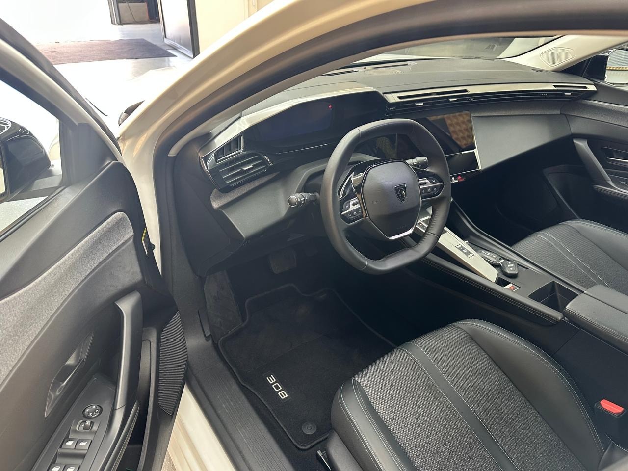 PEUGEOT 308 SW 1.5 BlueHDI Active Pack EAT8-image-8