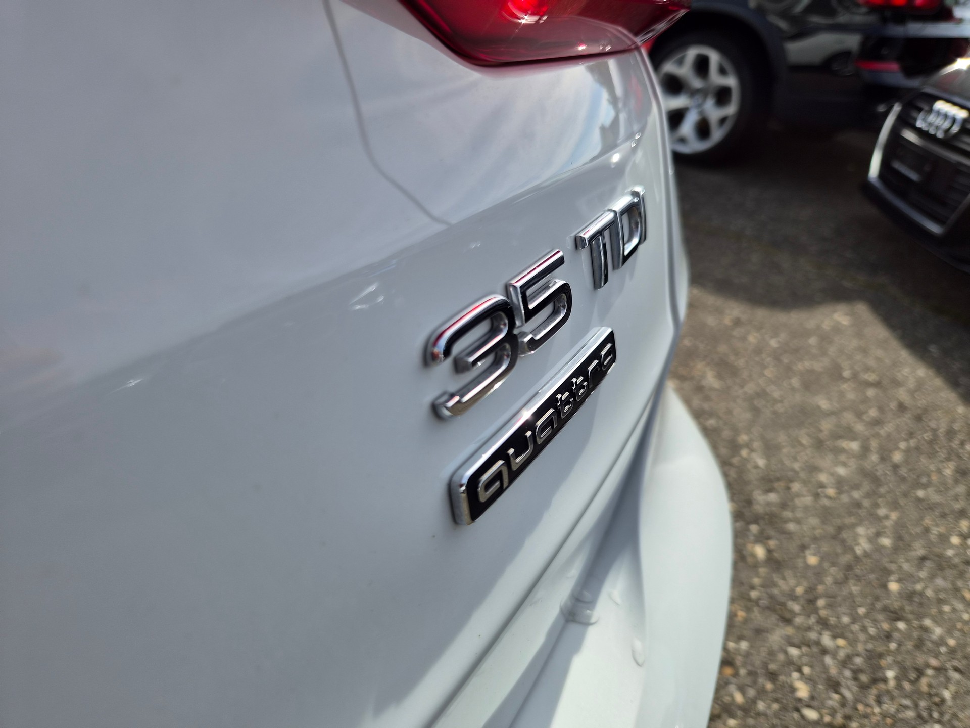 AUDI Q3 35 TDI S line Attraction quattro S-tronic S-Line-image-29