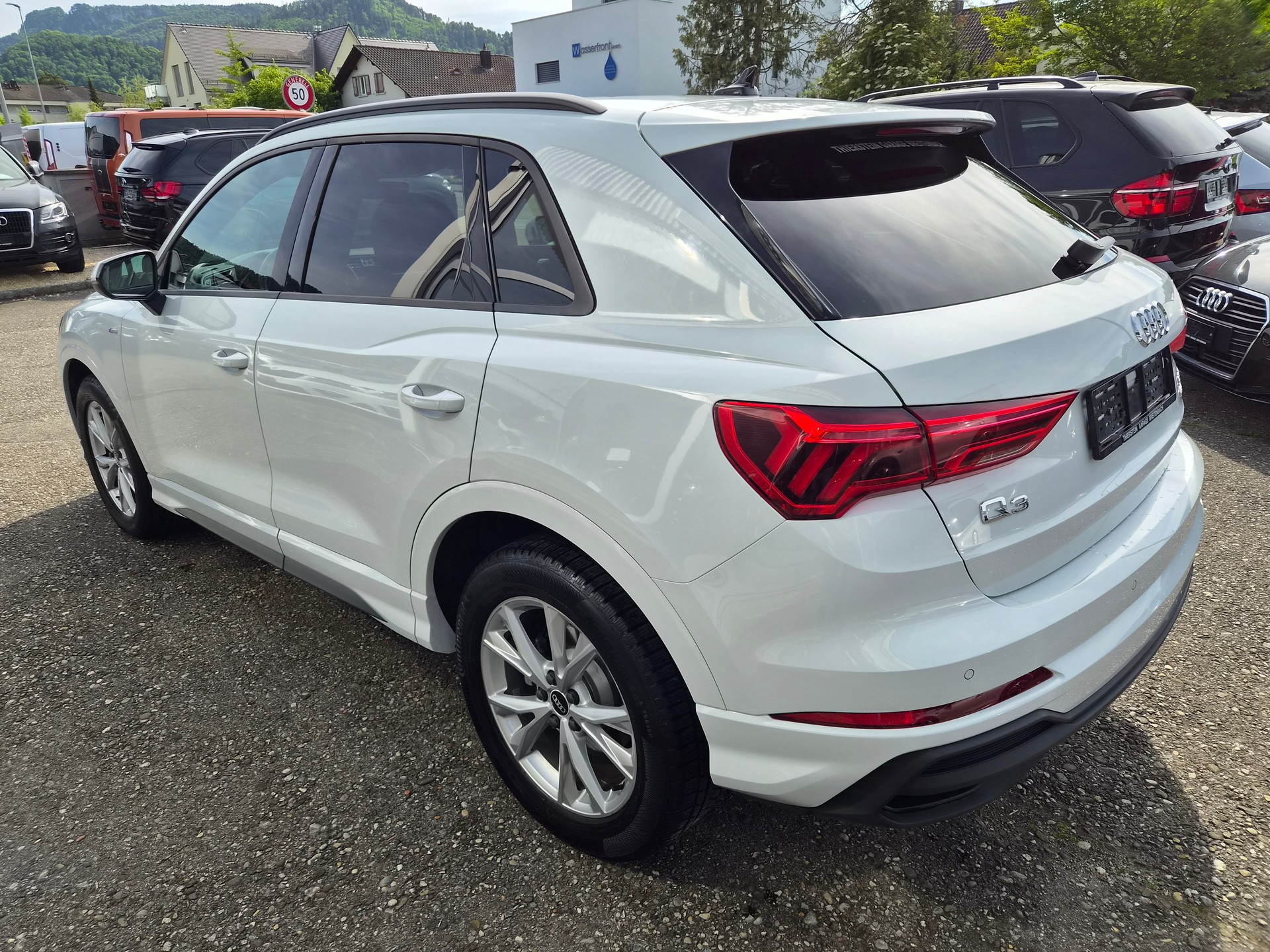 AUDI Q3 35 TDI S line Attraction quattro S-tronic S-Line-showroom-element-3