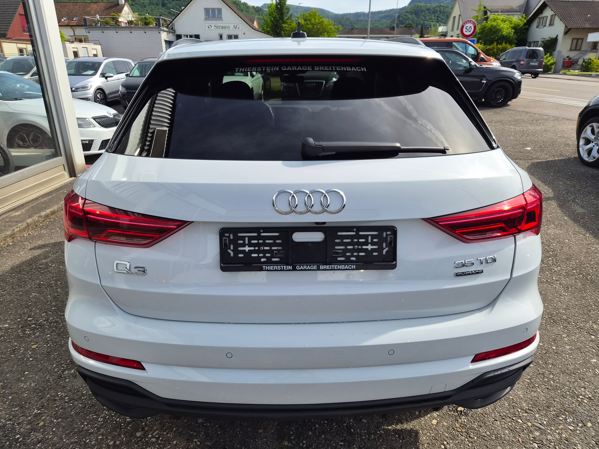 AUDI Q3 35 TDI S line Attraction quattro S-tronic S-Line-image-4