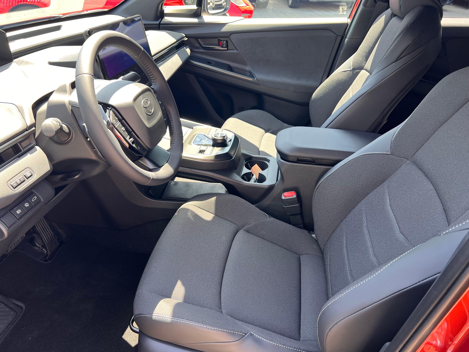 TOYOTA C-HR+ Style AWD-image-8
