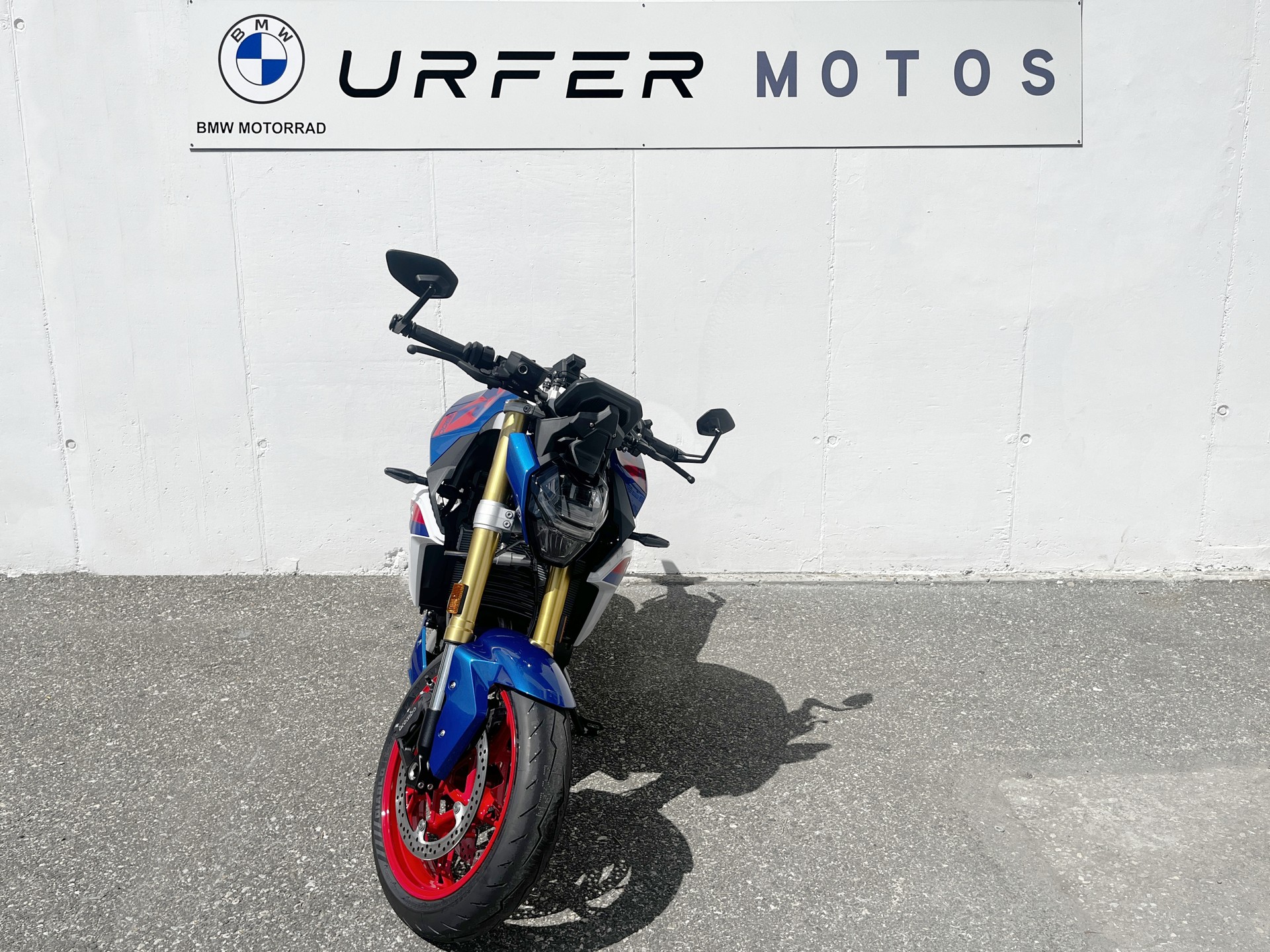 BMW F 900 R-showroom-element-2