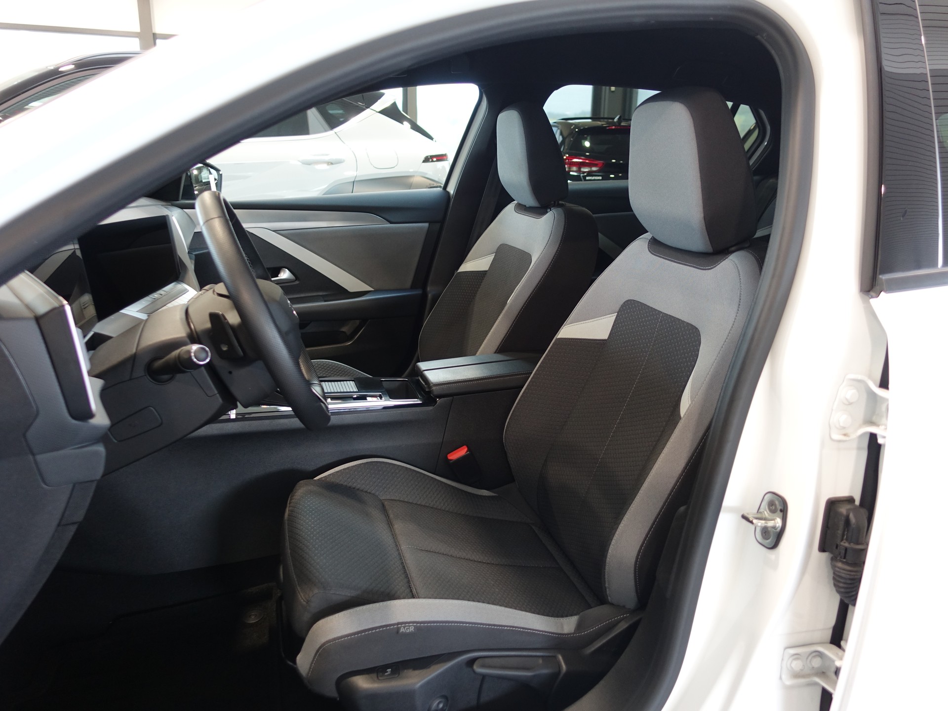 OPEL Astra 1.2i MHEV Edition Automat-image-16