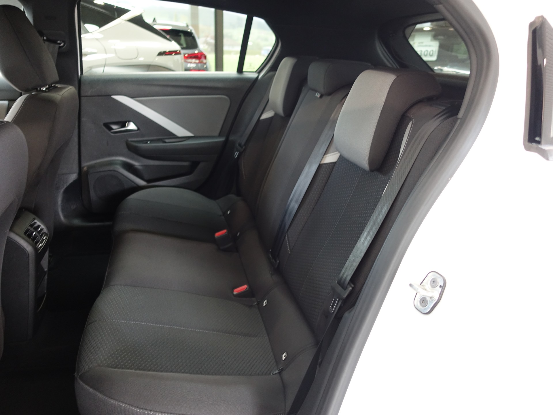 OPEL Astra 1.2i MHEV Edition Automat-image-17
