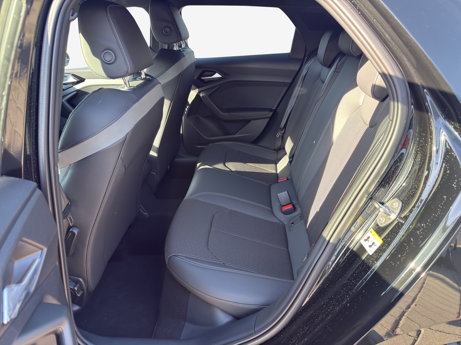 AUDI A1 Sportback 30 TFSI S Line Attraction S-tronic-image-11
