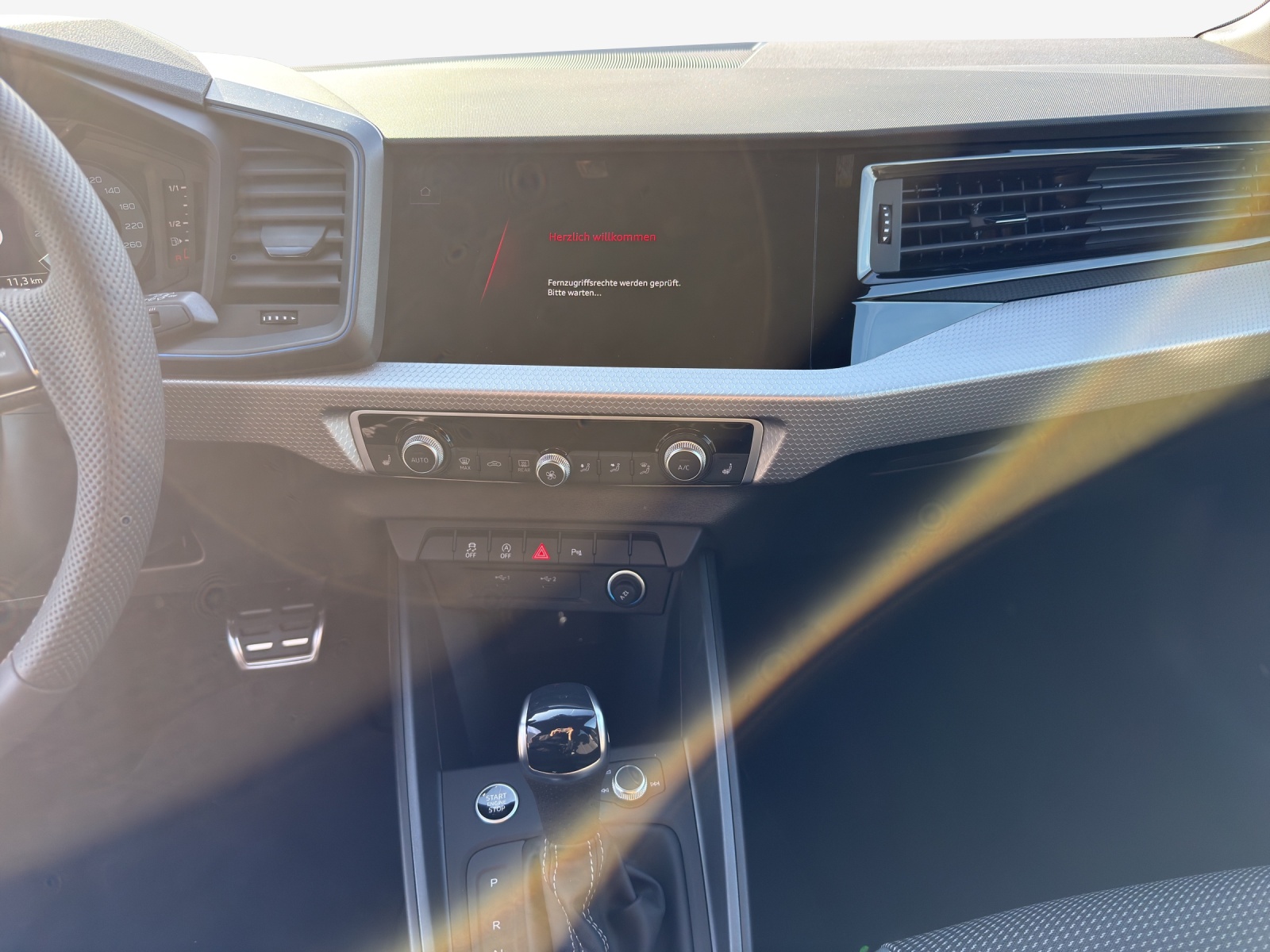 AUDI A1 Sportback 30 TFSI S Line Attraction S-tronic-image-10