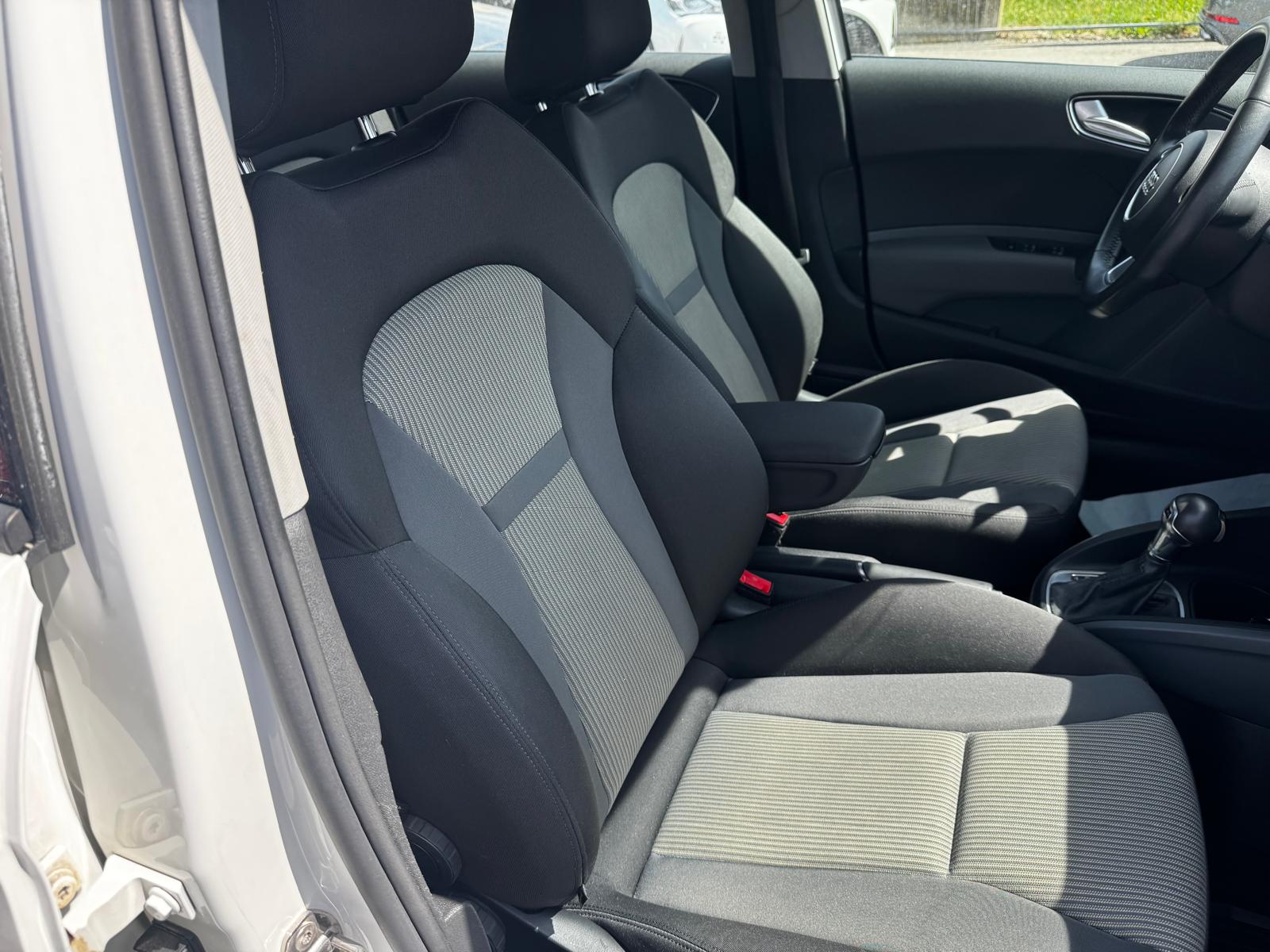 AUDI A1 Sportback 1.4 TFSI Design S-tronic-image-11