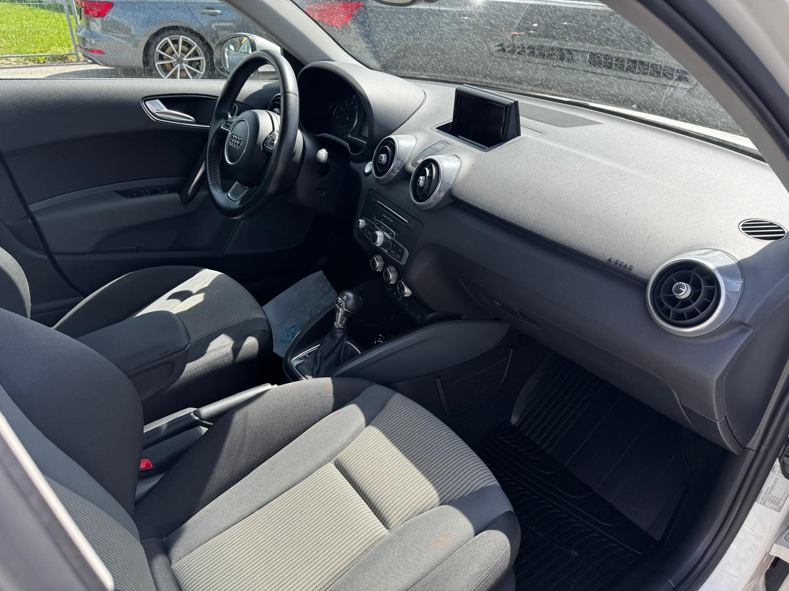 AUDI A1 Sportback 1.4 TFSI Design S-tronic-image-10