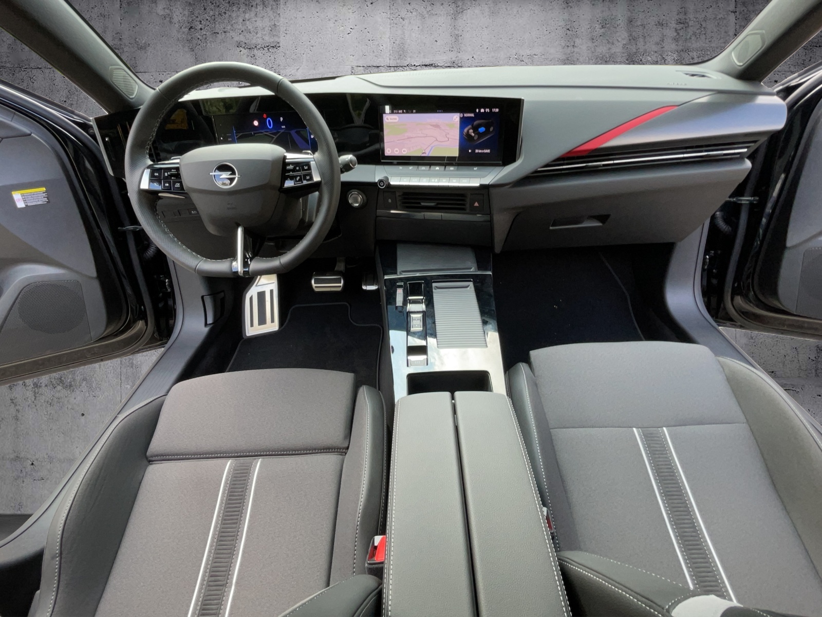 OPEL Astra L 1.6 Turbo PHEV Swiss Plus HYBRID-image-14
