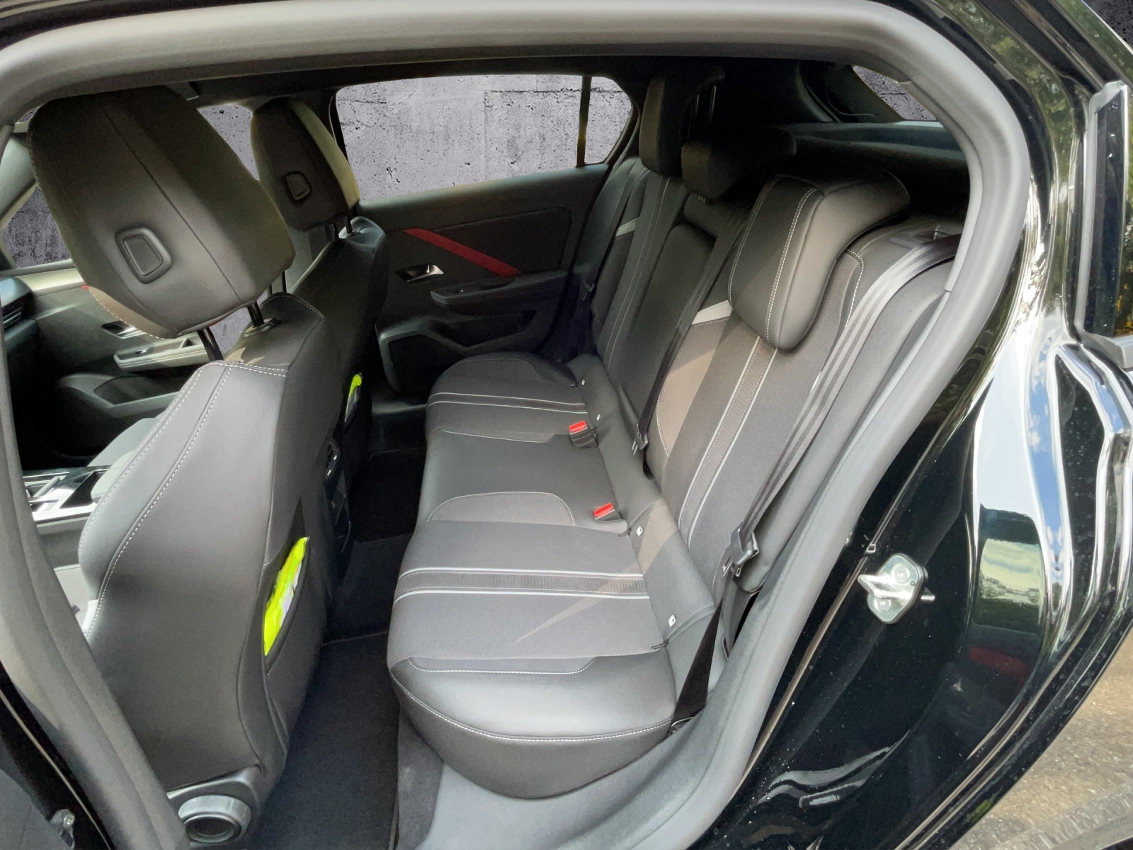 OPEL Astra L 1.6 Turbo PHEV Swiss Plus HYBRID-image-10